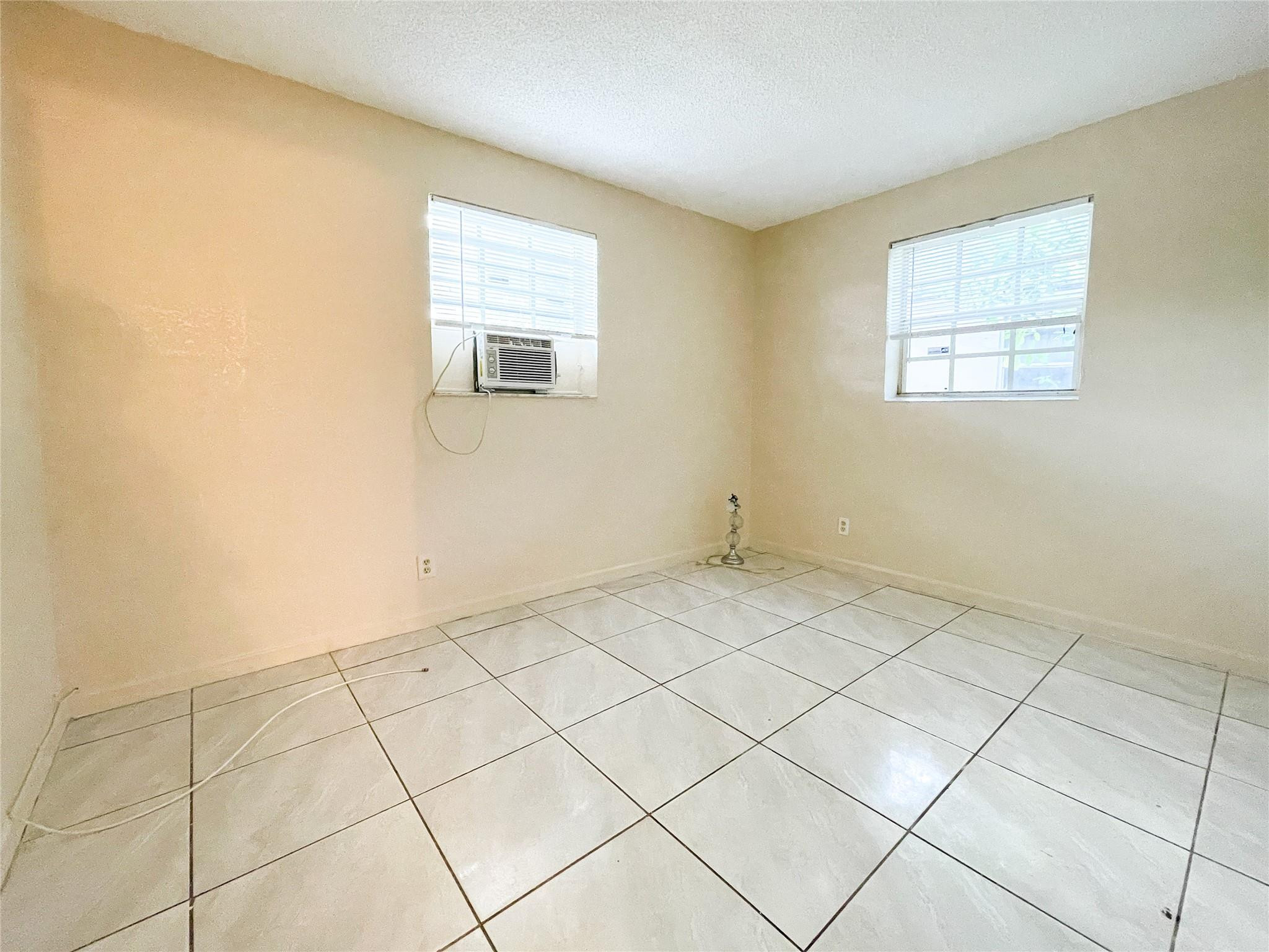 1717 NW 8th Pl 1