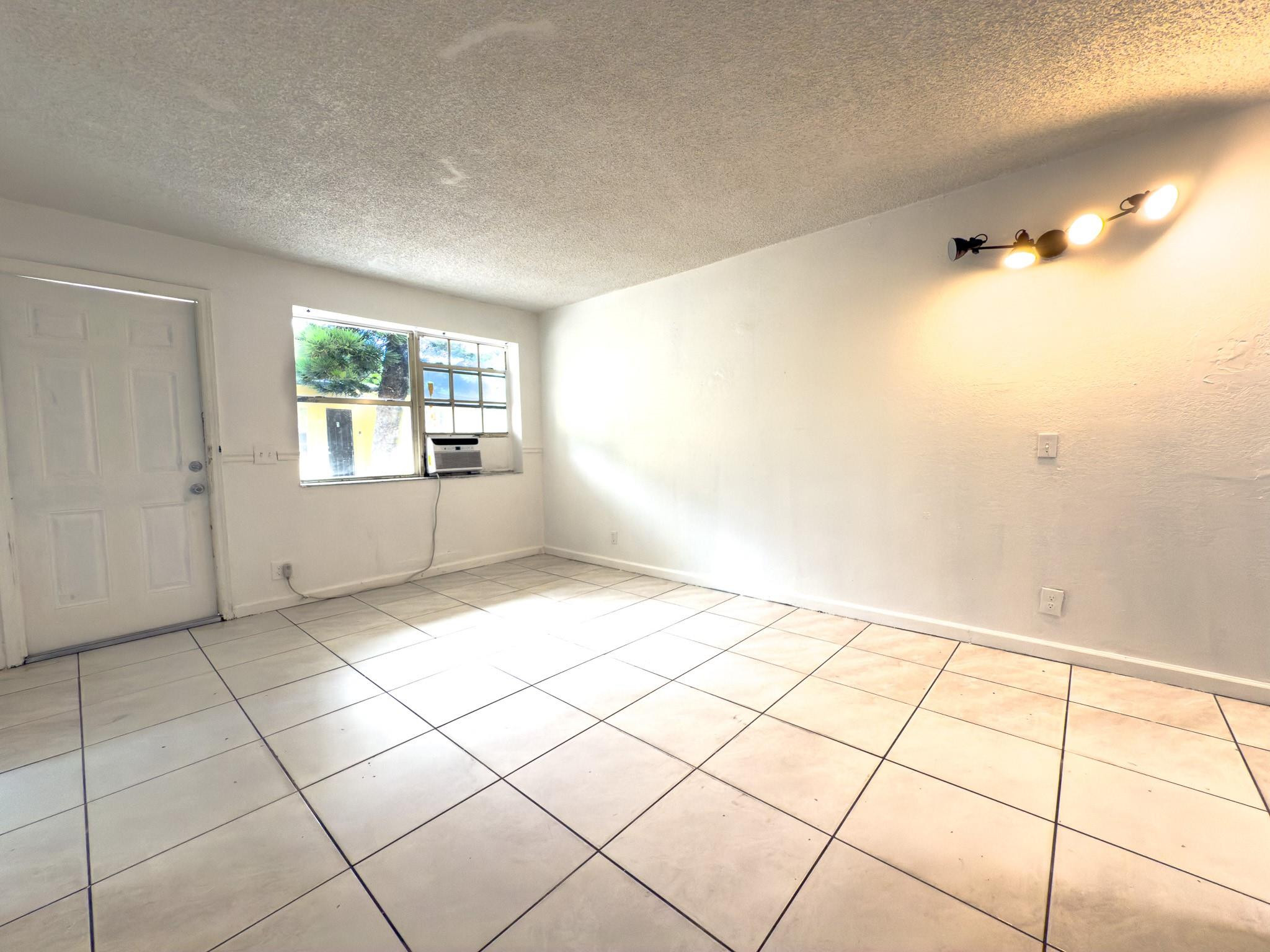1717 NW 8th Pl 2