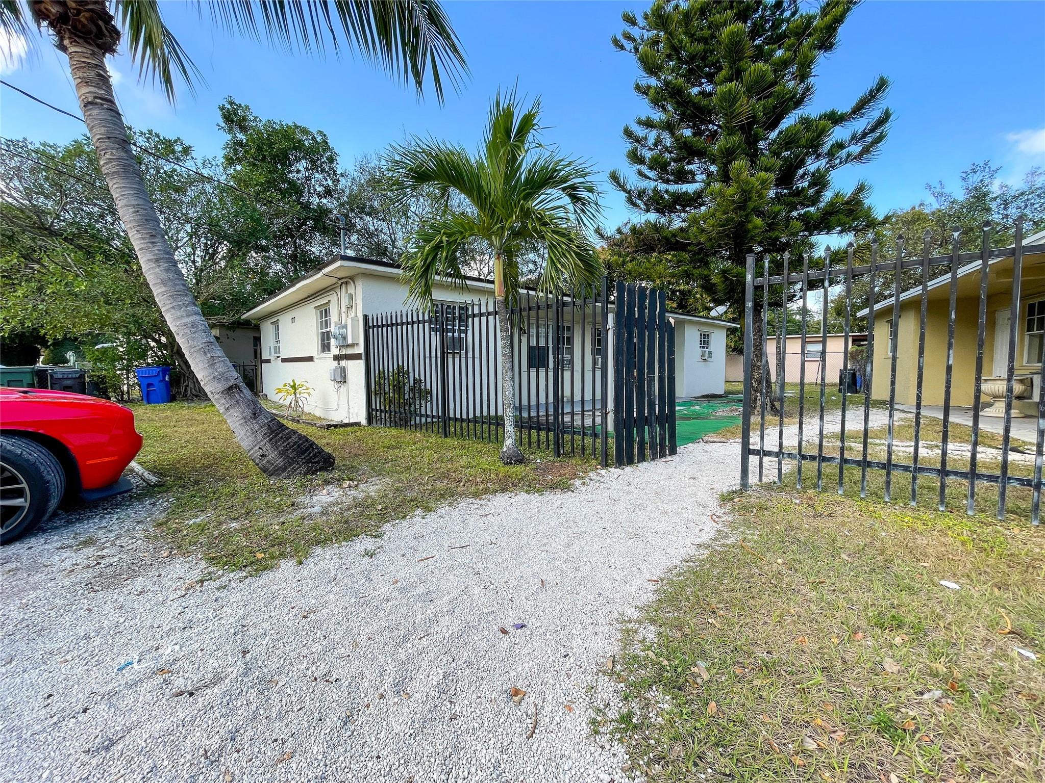 1717 NW 8th Pl 2