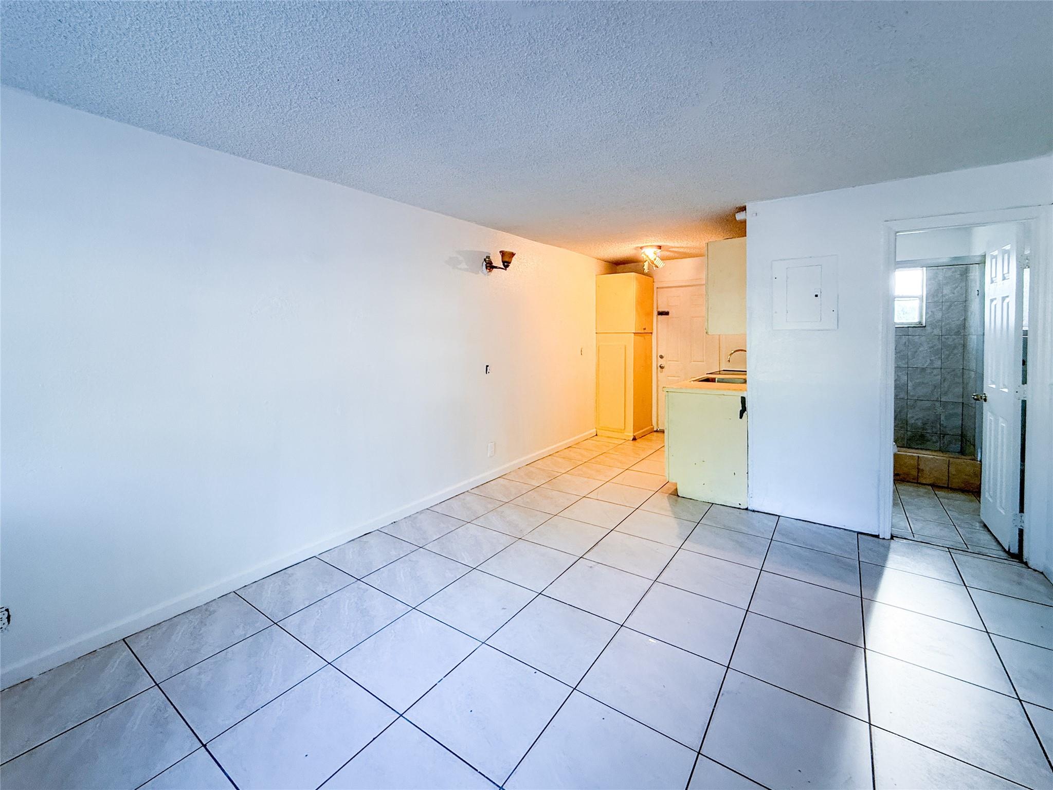 1717 NW 8th Pl 2