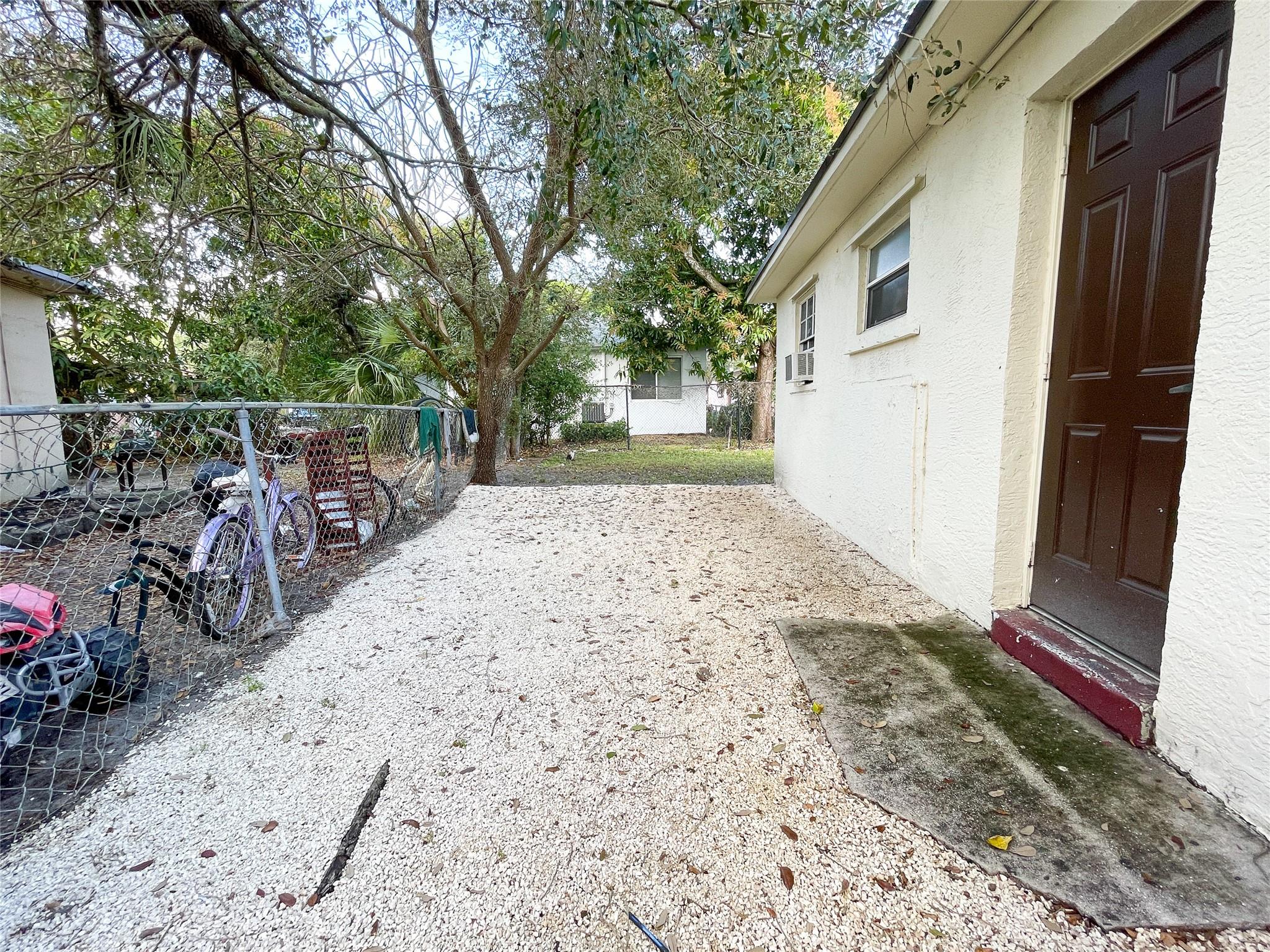 1717 NW 8th Pl 2