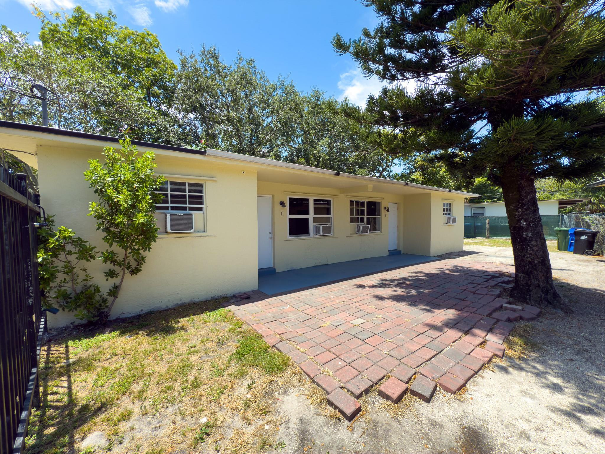 1717 NW 8th Pl 2