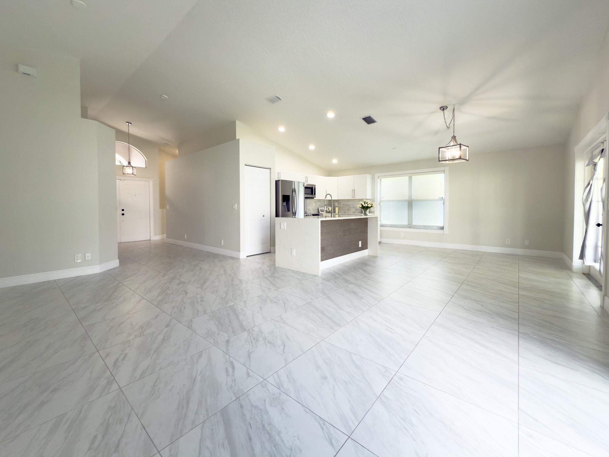 12204 Sunset Point Cir