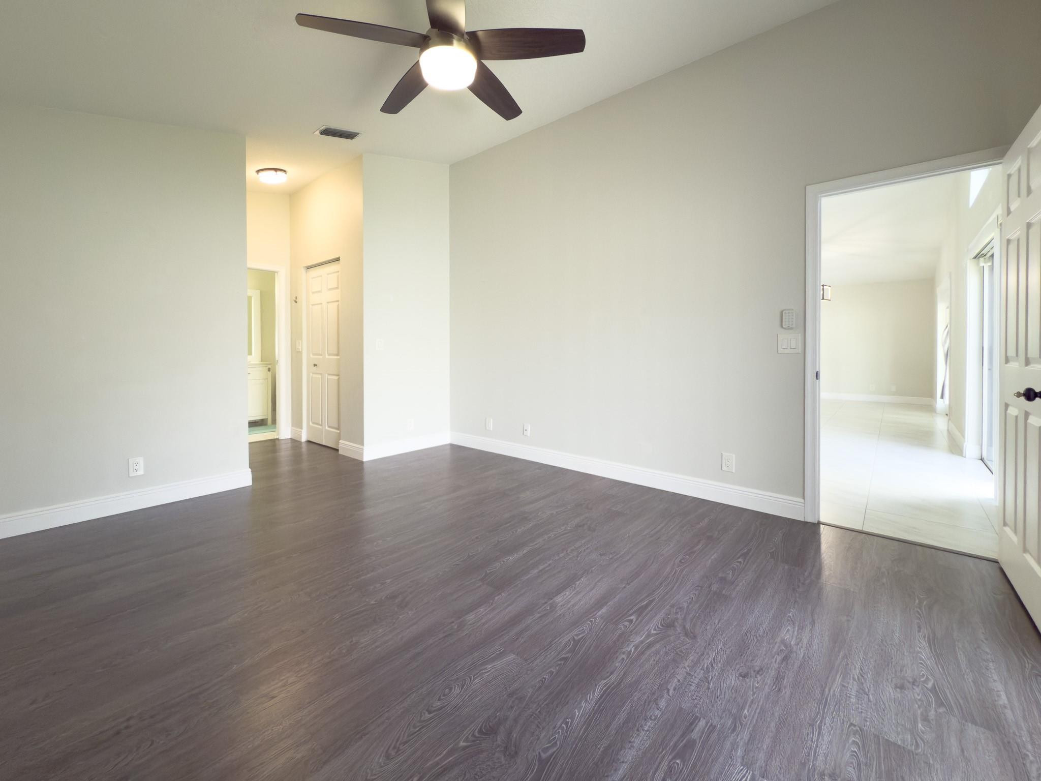 12204 Sunset Point Cir