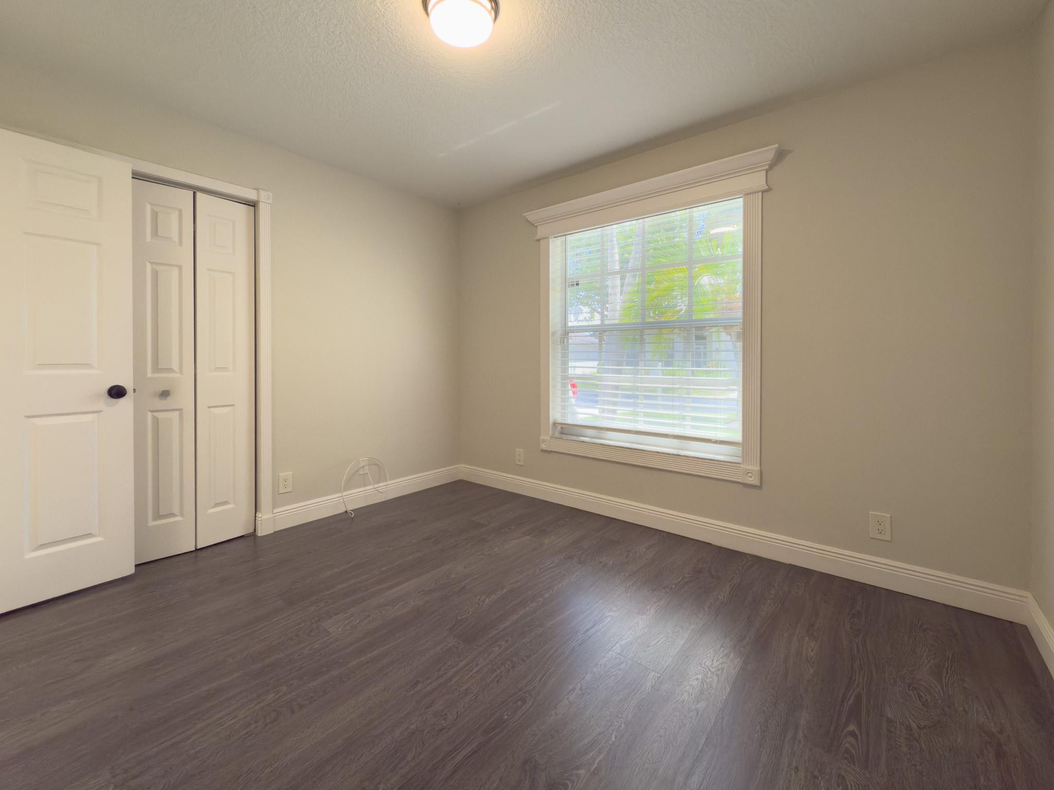 12204 Sunset Point Cir