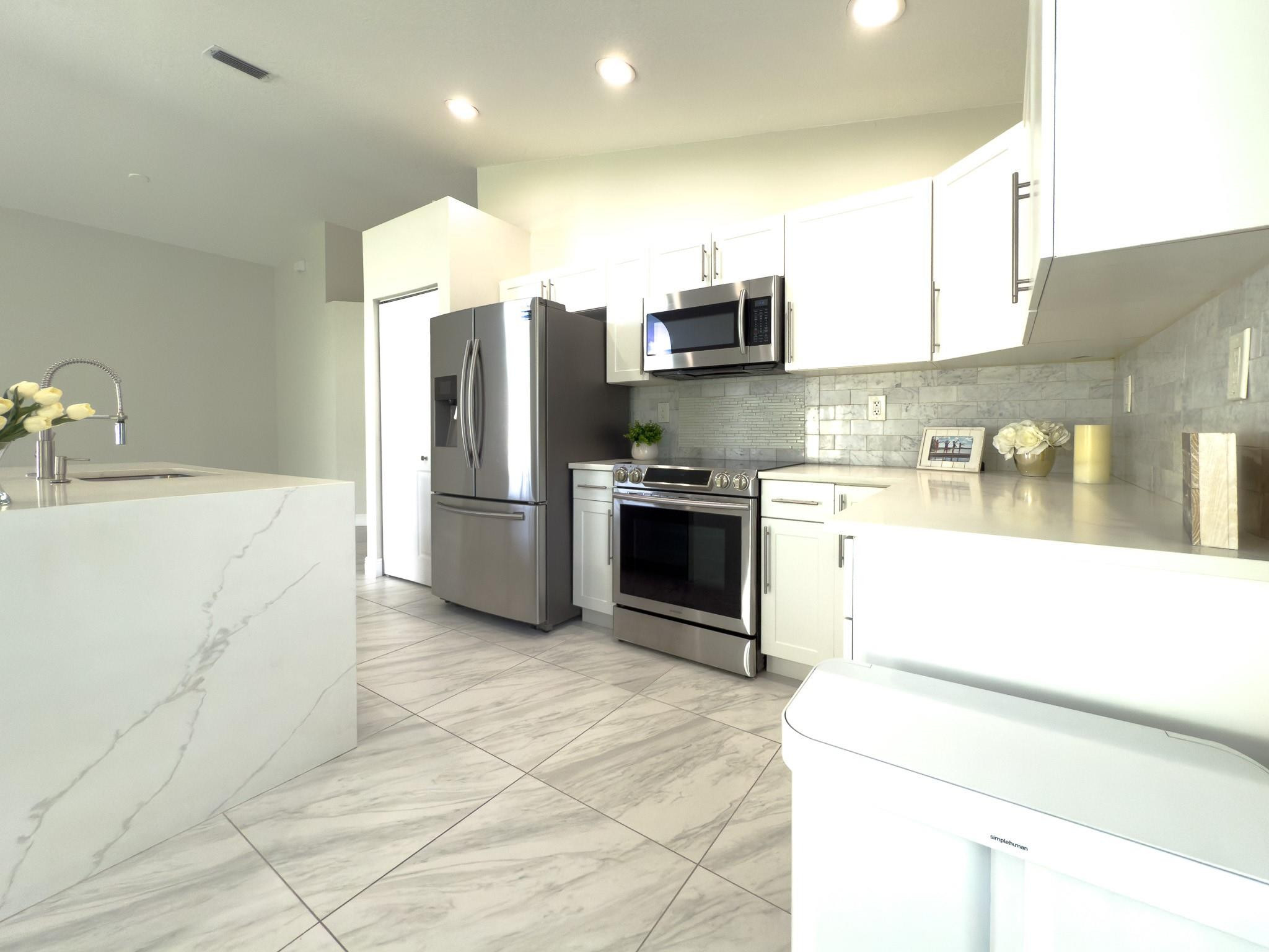 12204 Sunset Point Cir