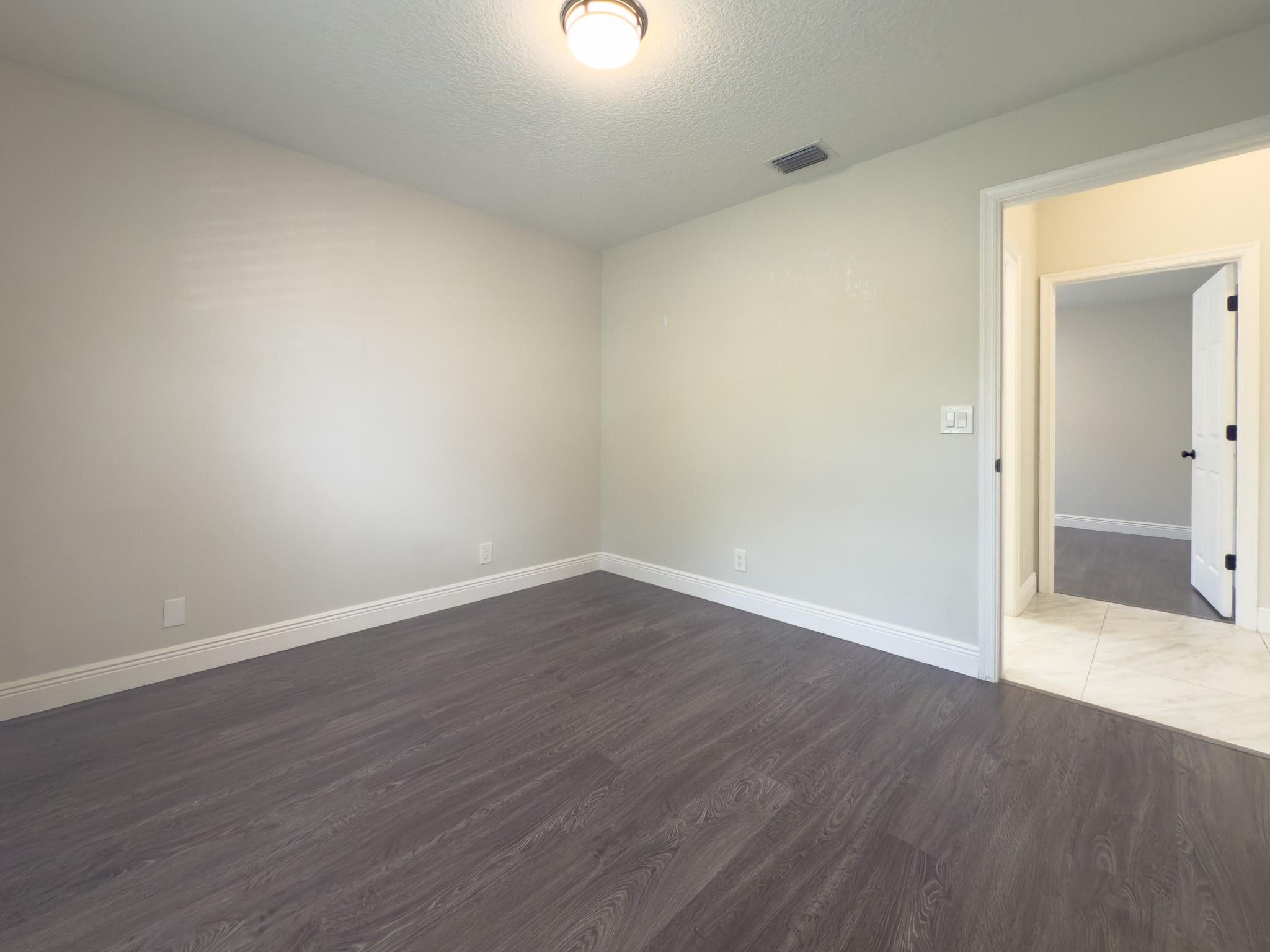 12204 Sunset Point Cir