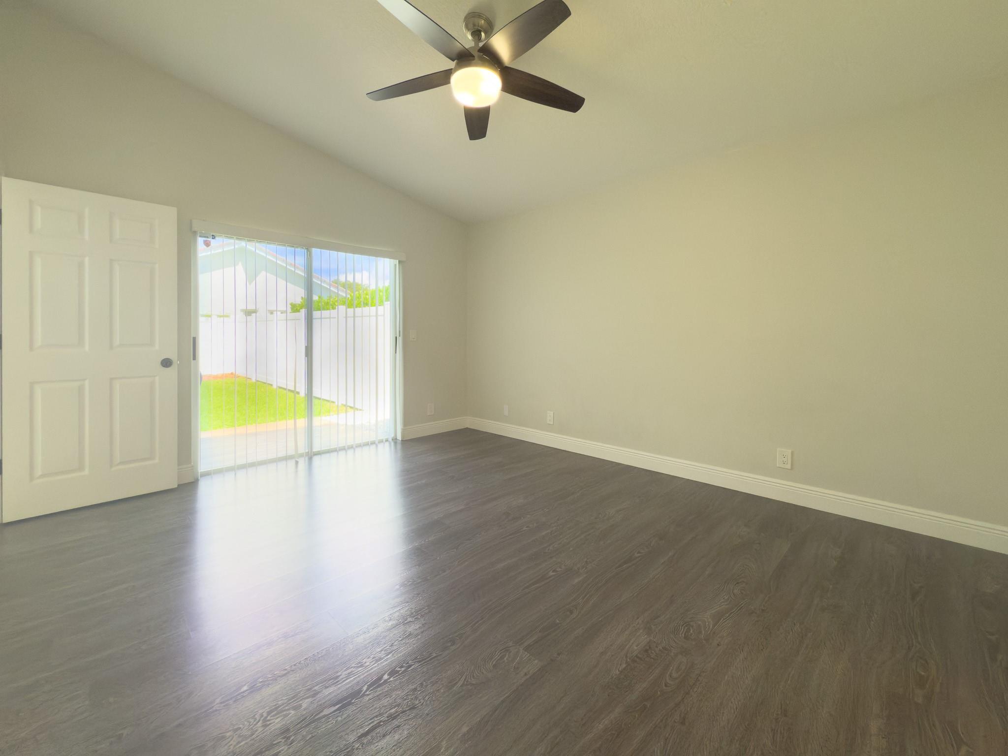 12204 Sunset Point Cir