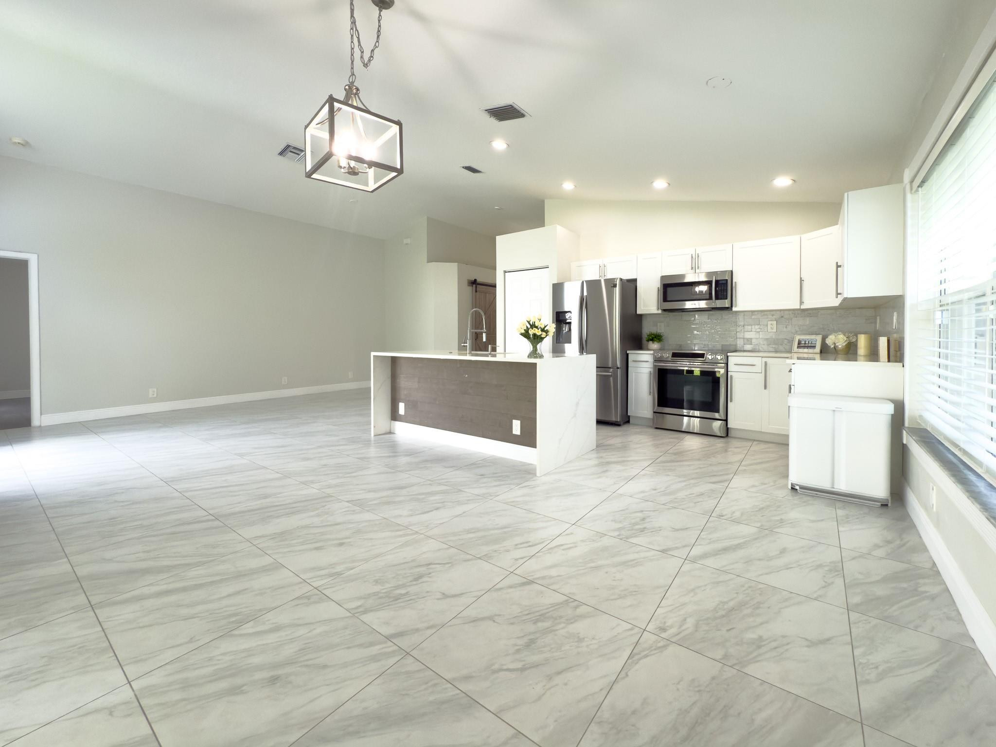 12204 Sunset Point Cir