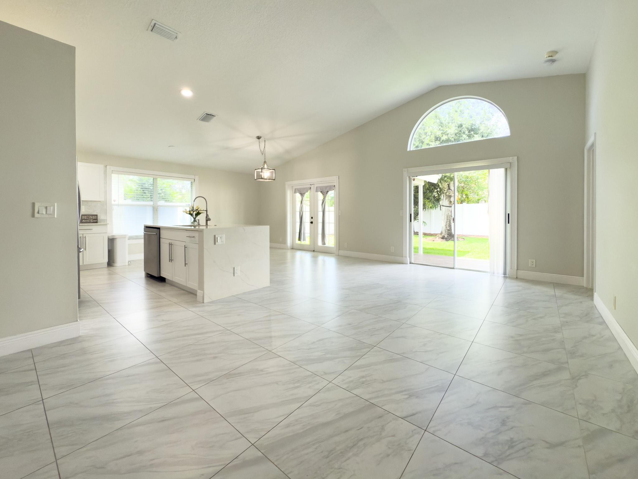 12204 Sunset Point Cir