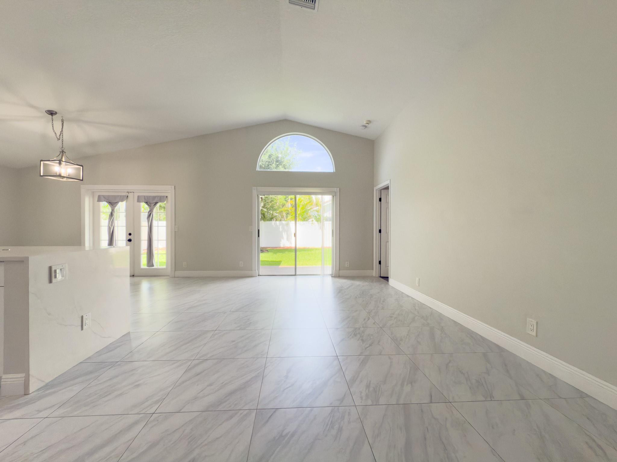 12204 Sunset Point Cir