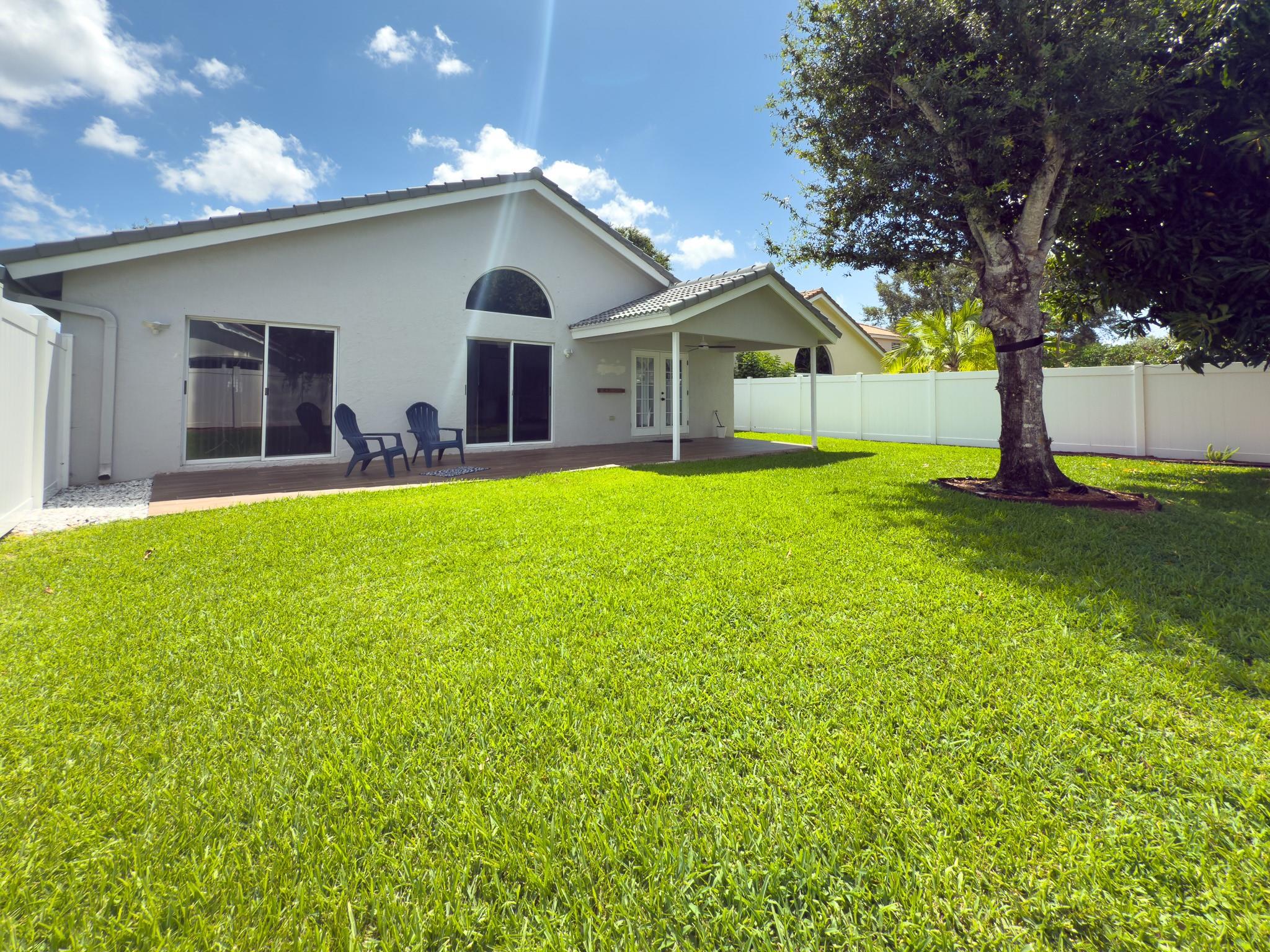 12204 Sunset Point Cir