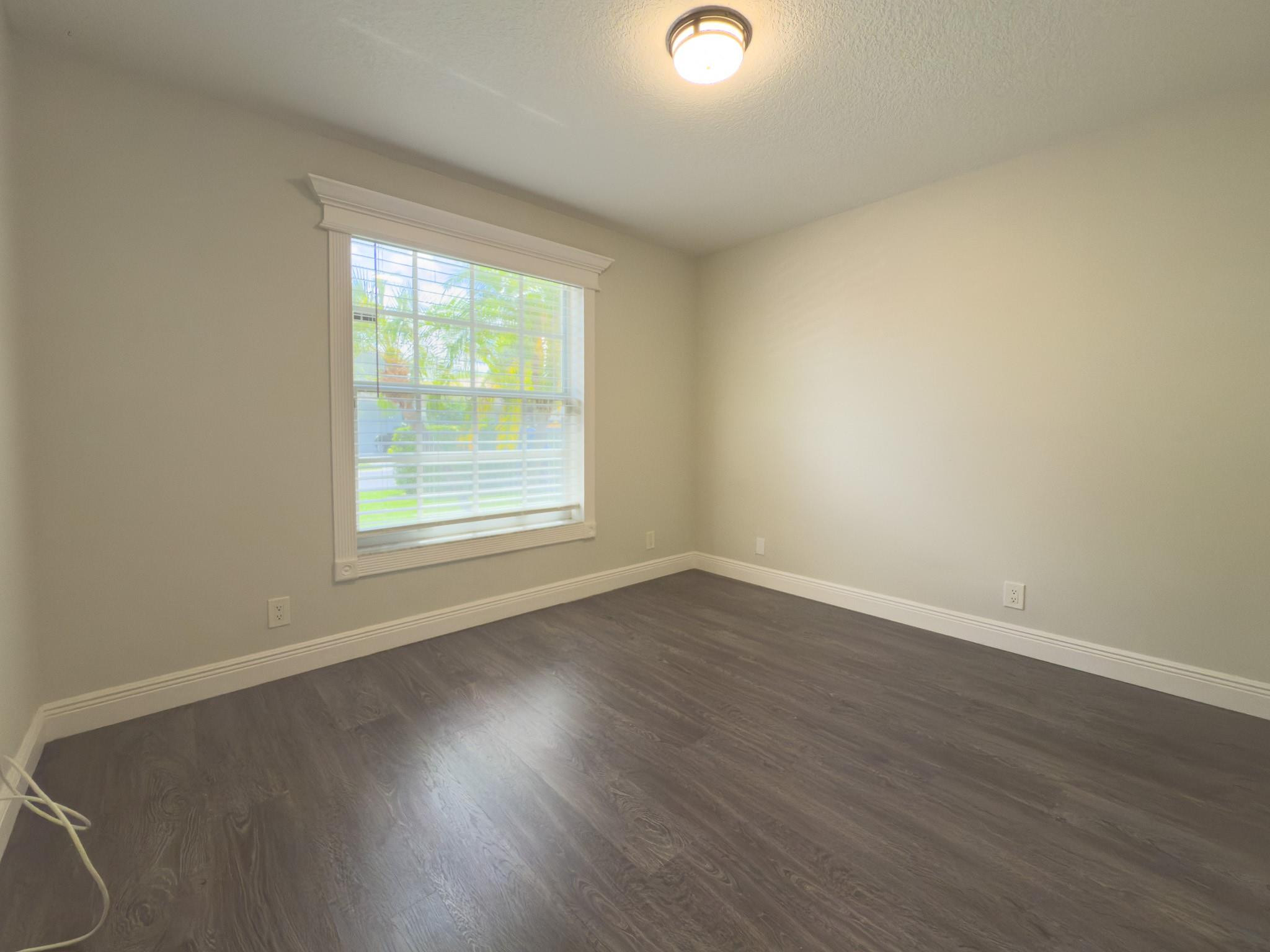 12204 Sunset Point Cir