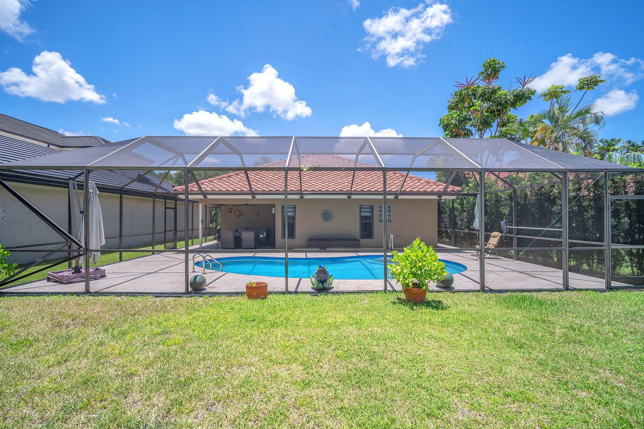 820 SW 87th Ter