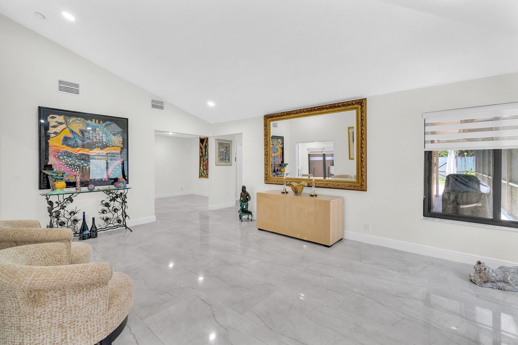 820 SW 87th Ter