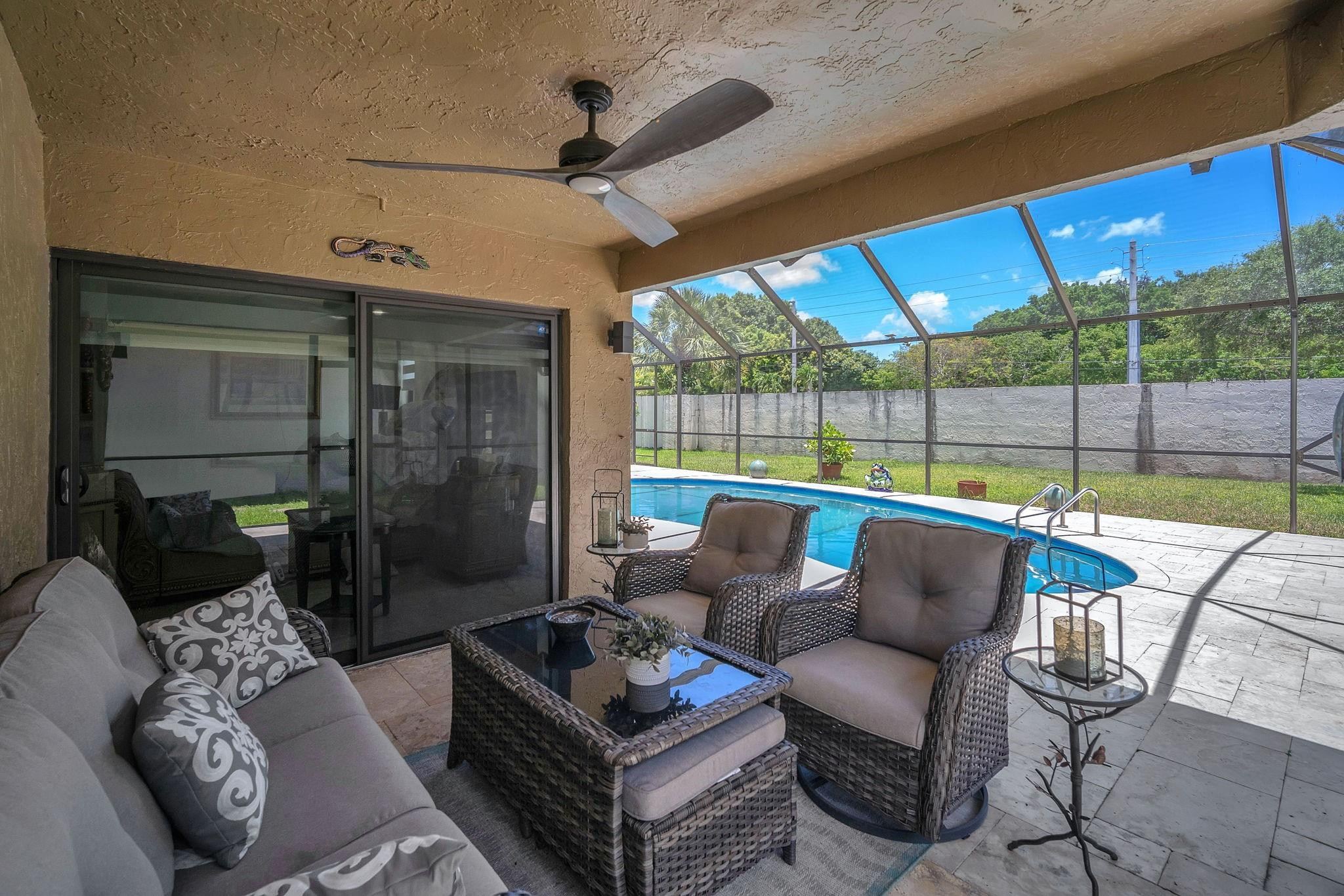 820 SW 87th Ter