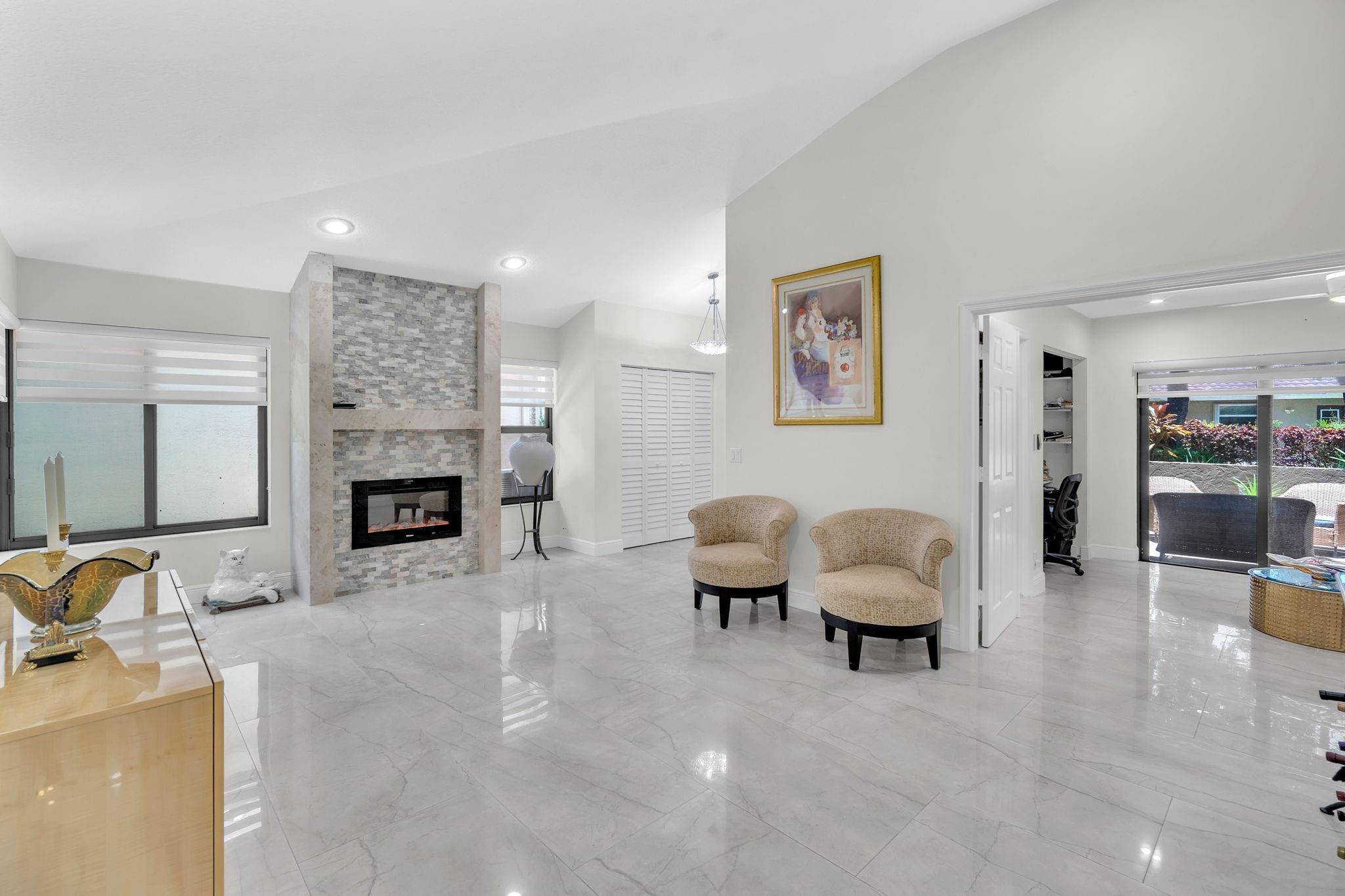 820 SW 87th Ter