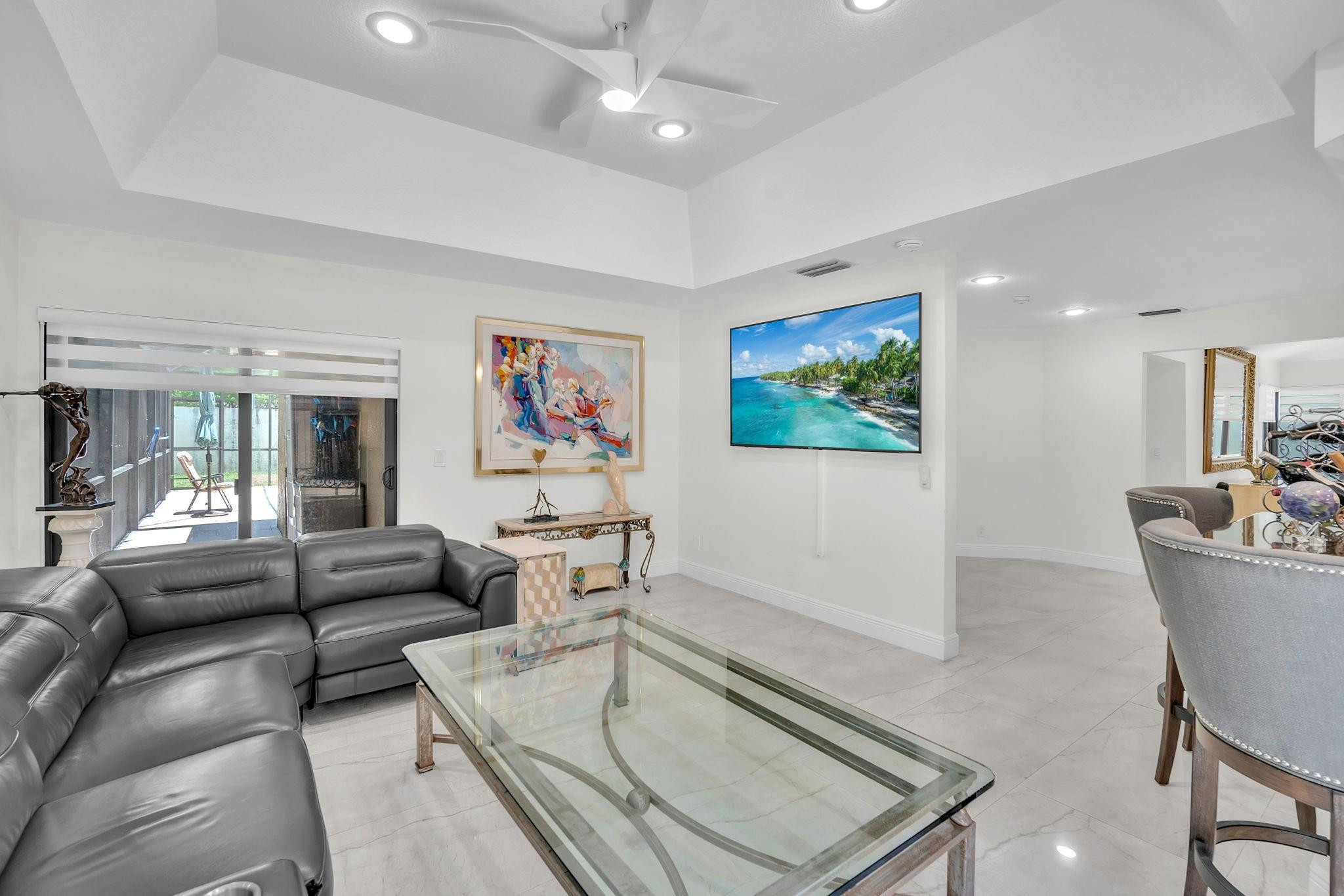 820 SW 87th Ter