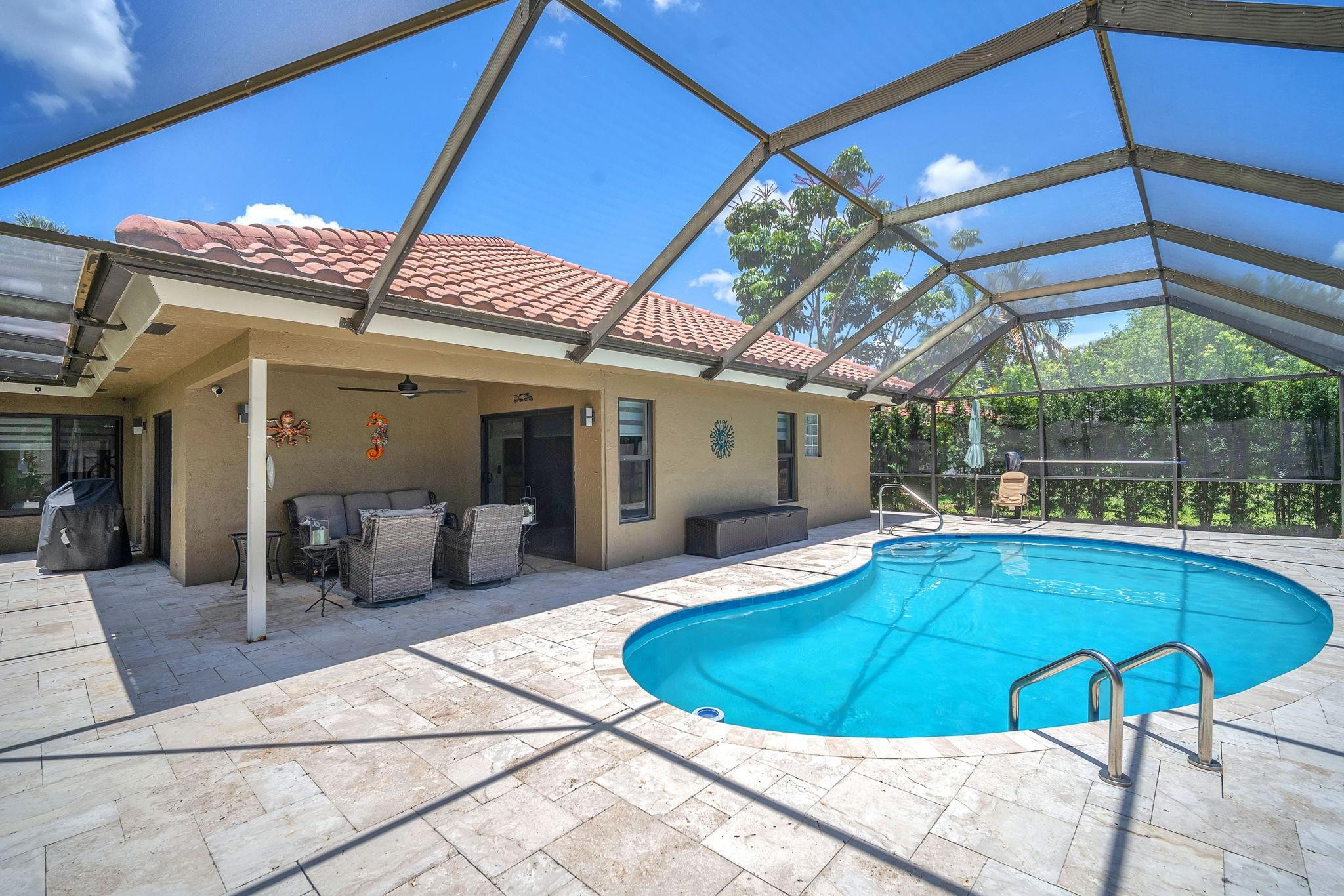 820 SW 87th Ter