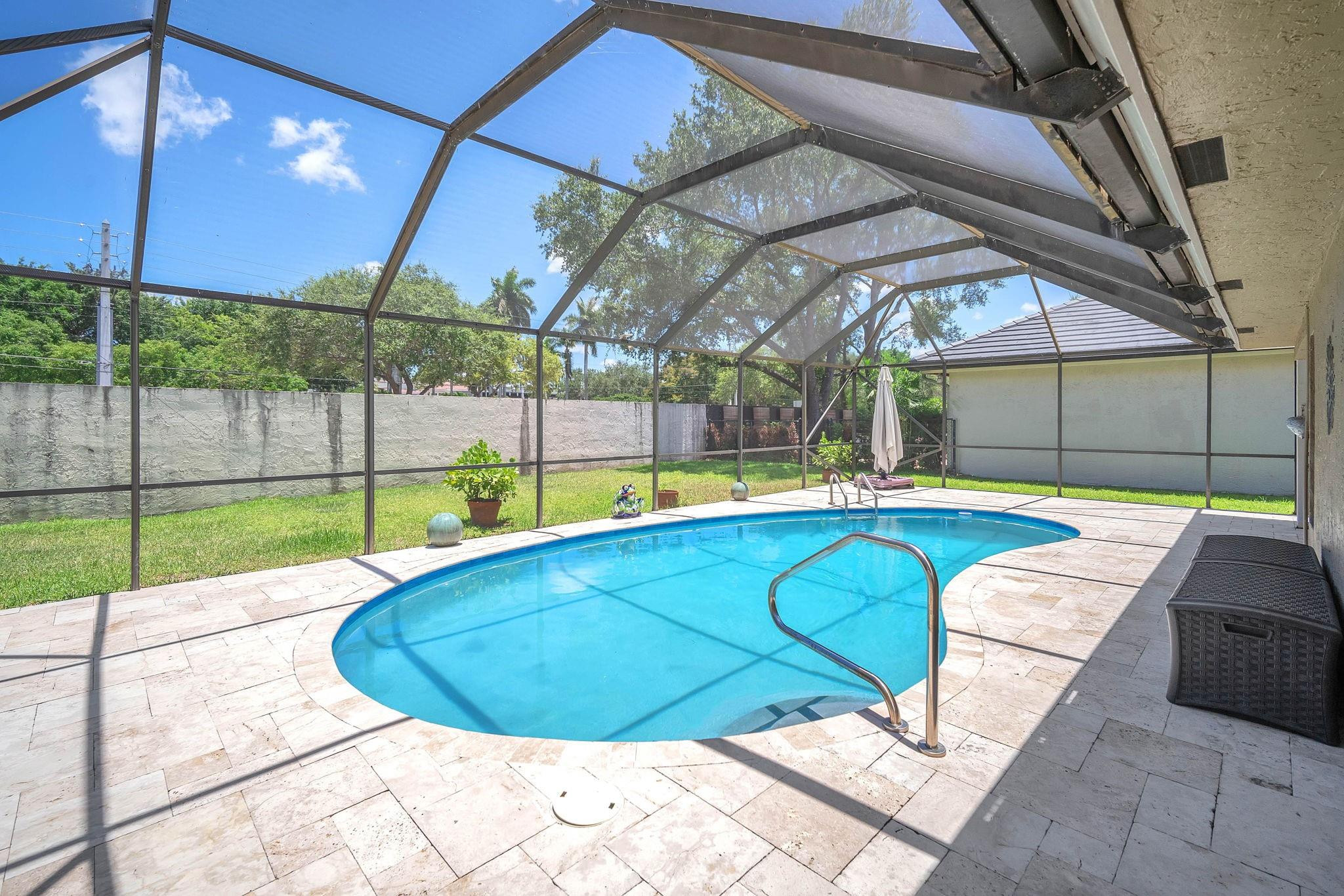 820 SW 87th Ter
