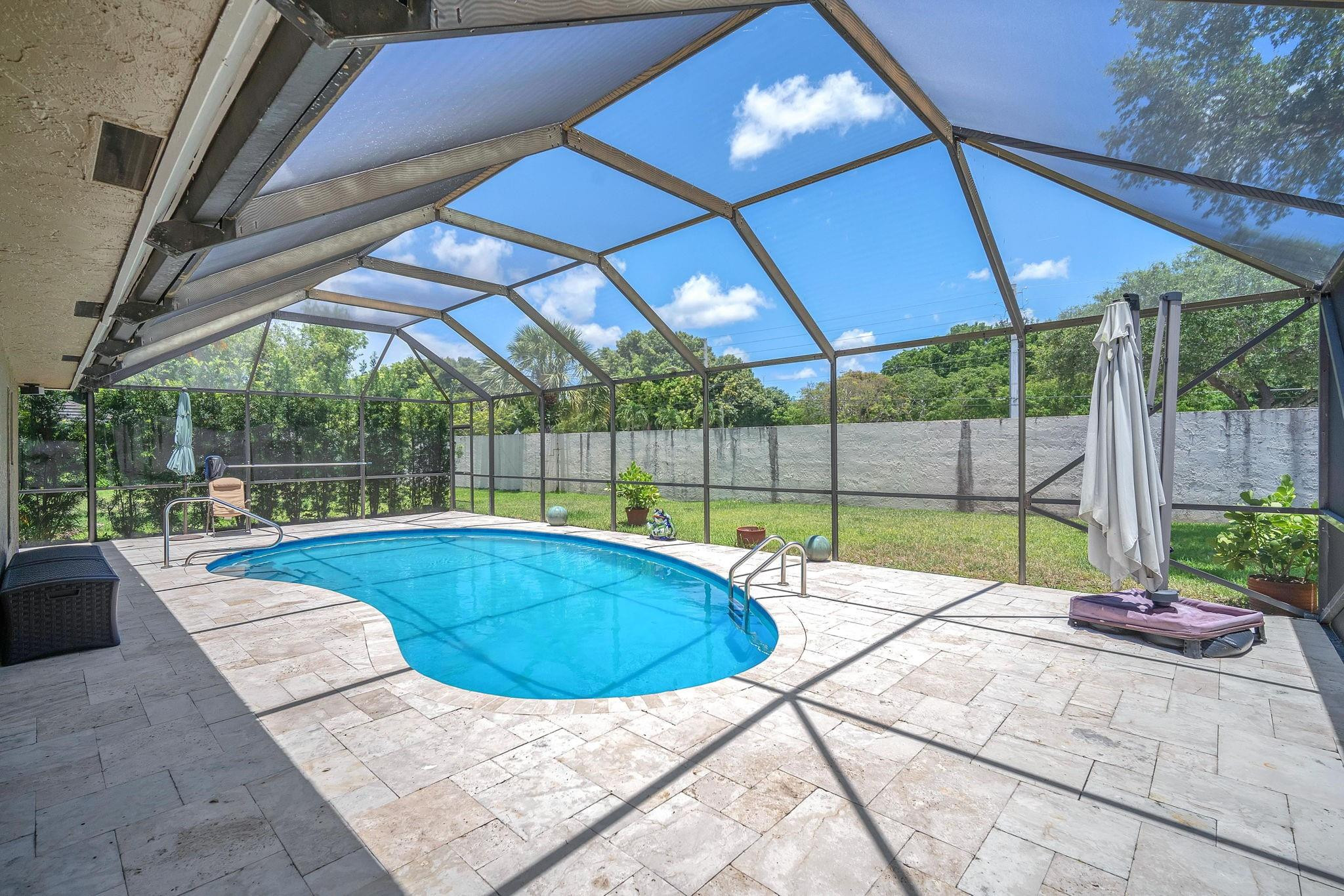 820 SW 87th Ter
