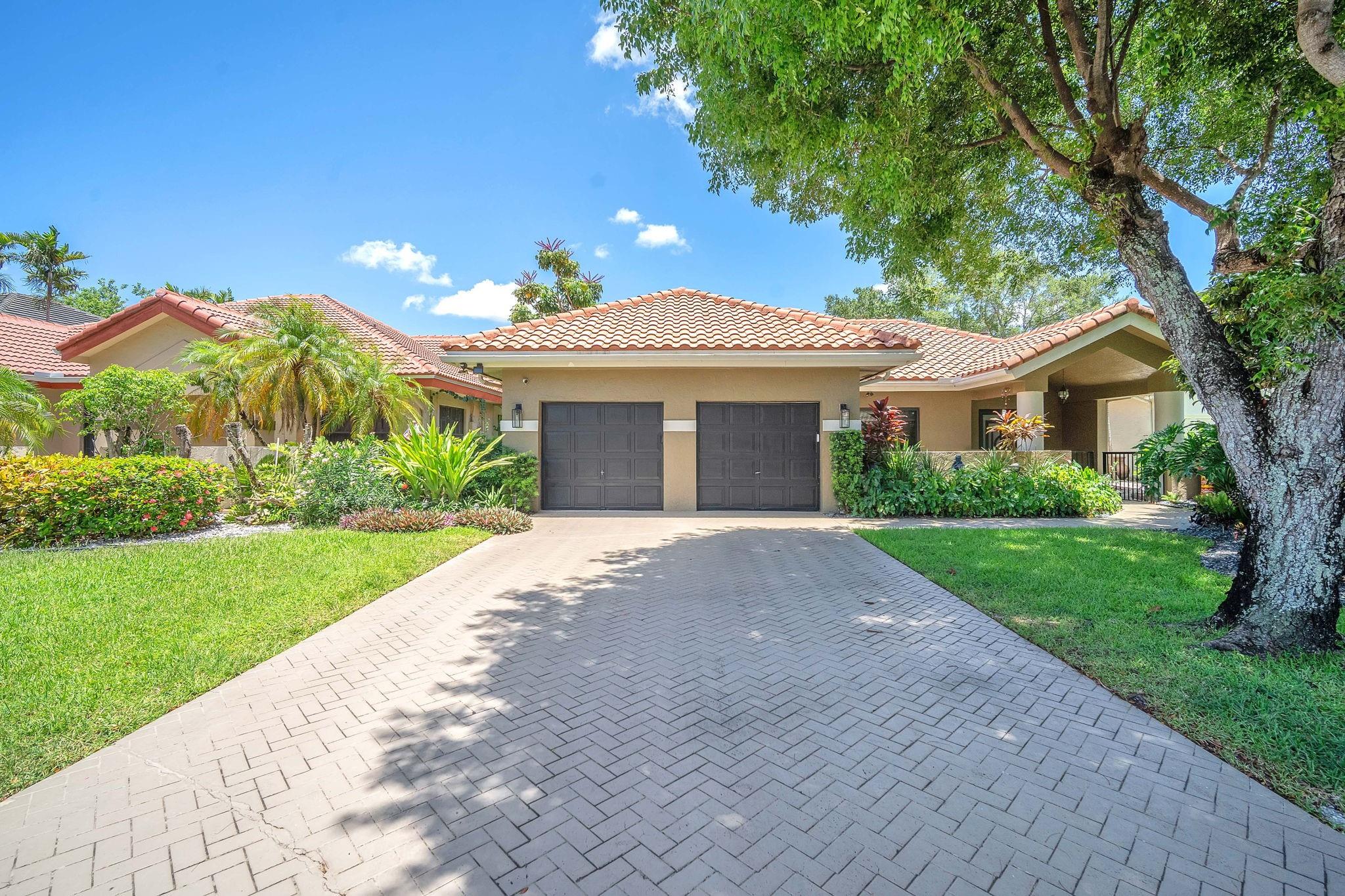 820 SW 87th Ter