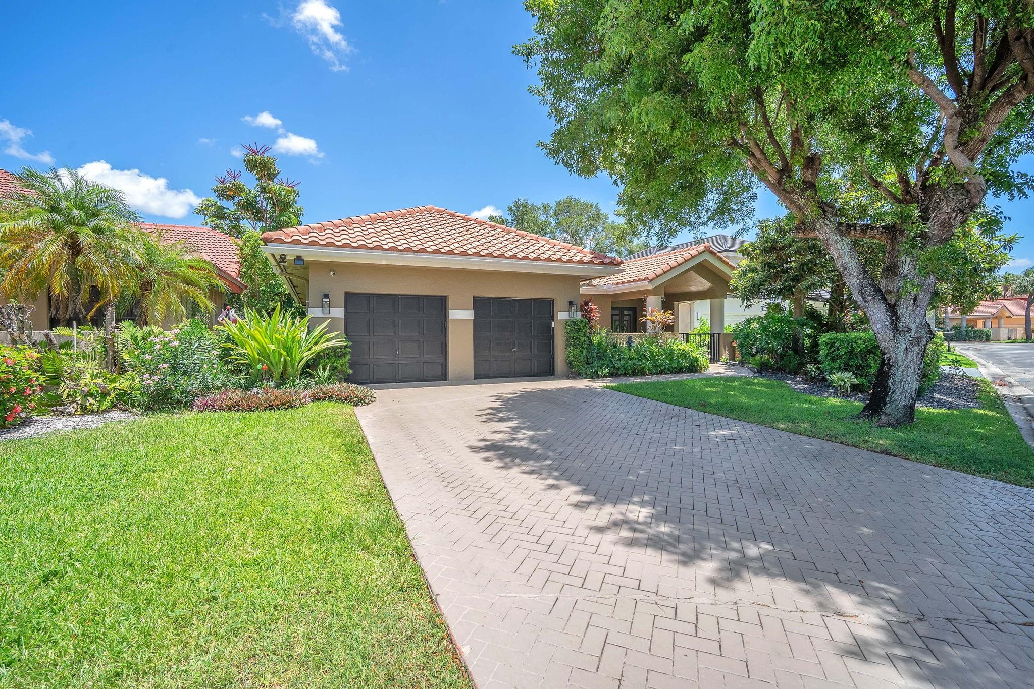 820 SW 87th Ter