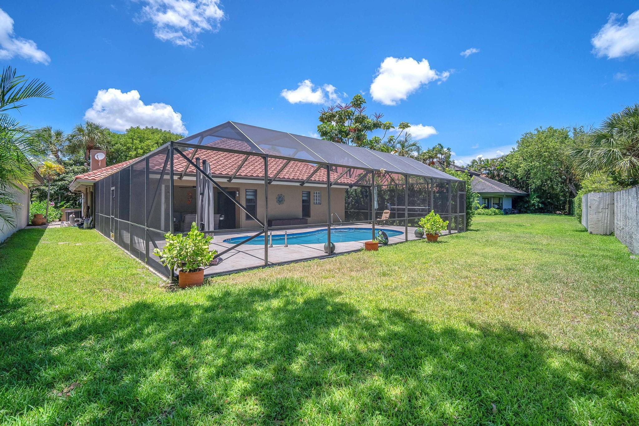820 SW 87th Ter