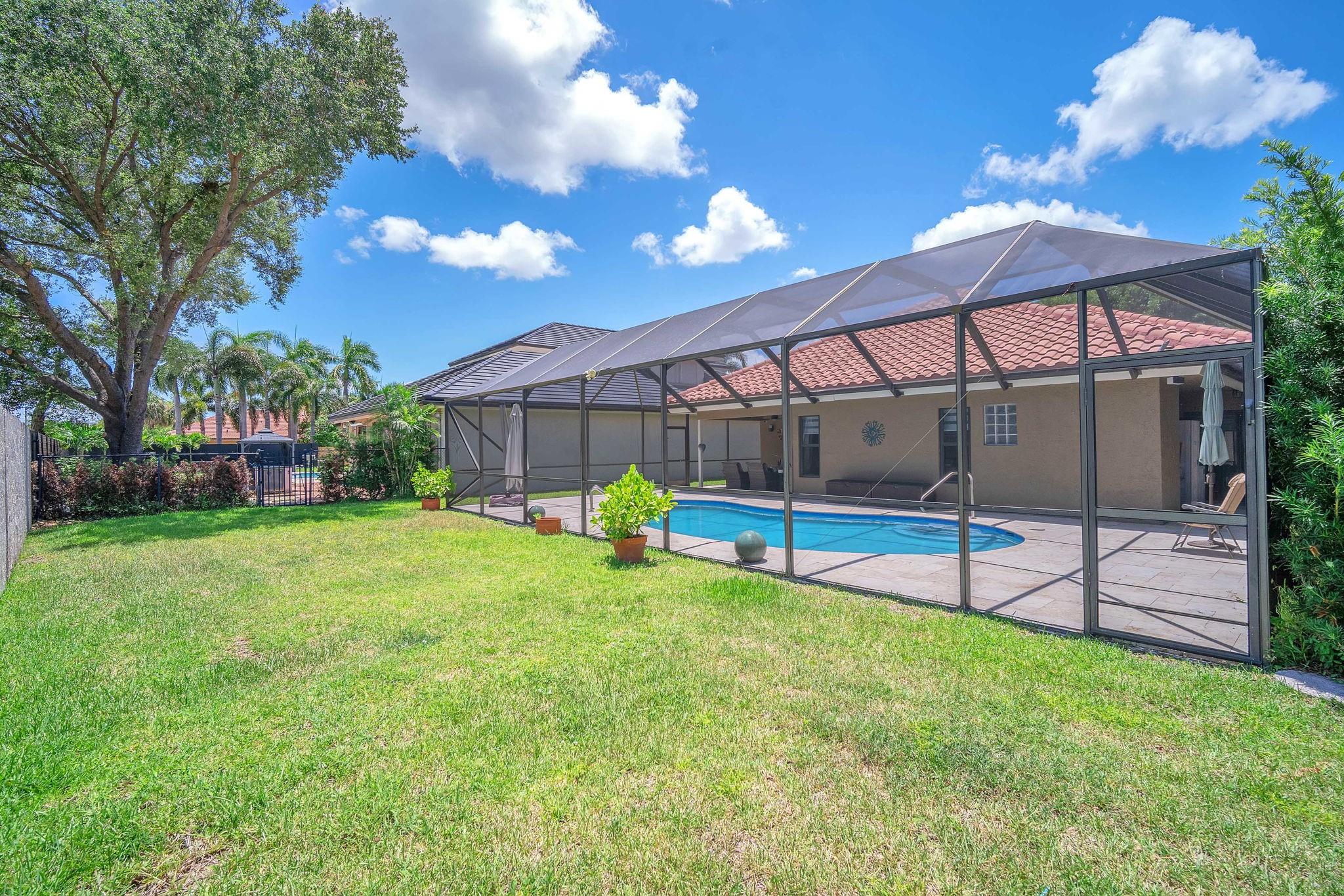 820 SW 87th Ter