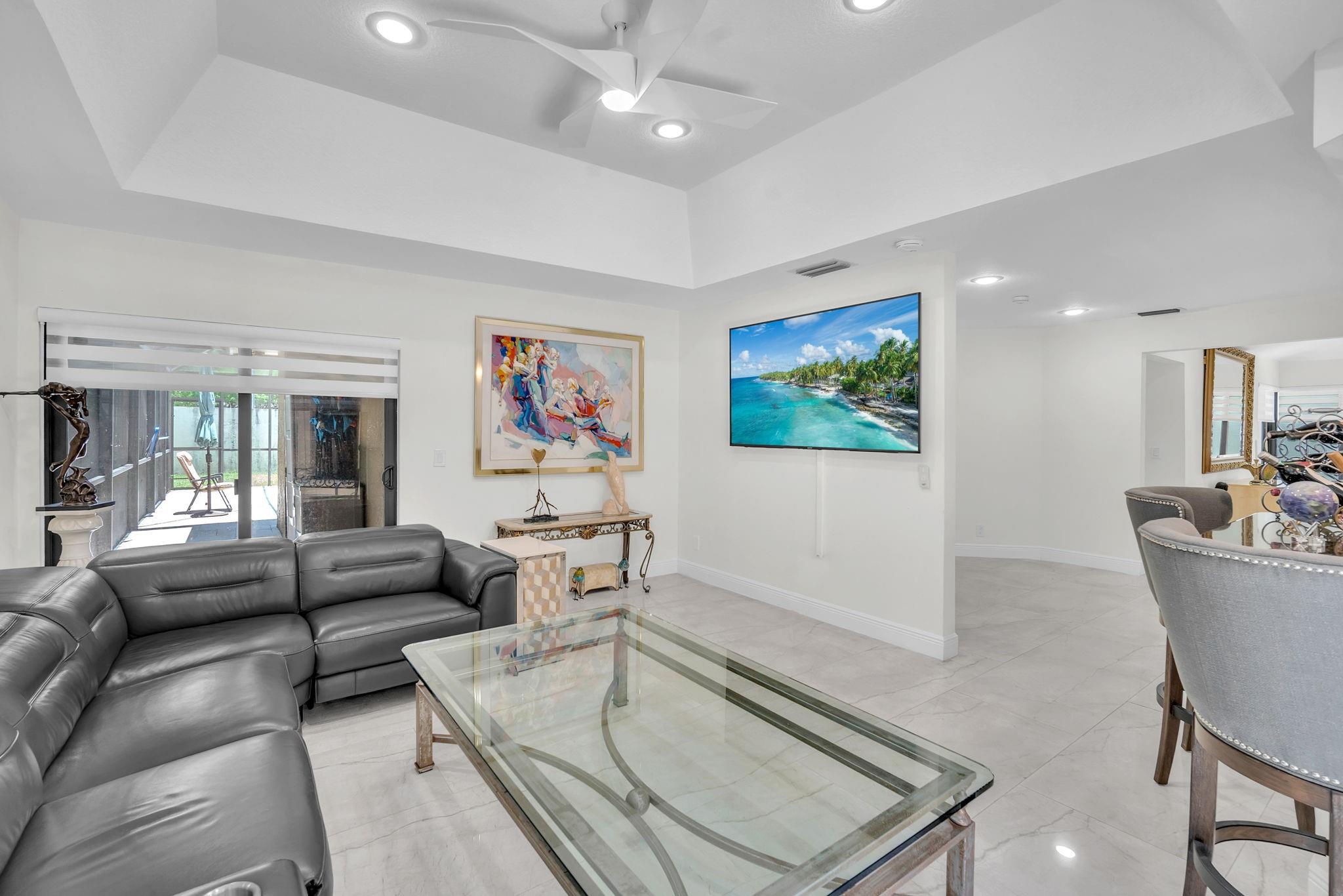820 SW 87th Ter