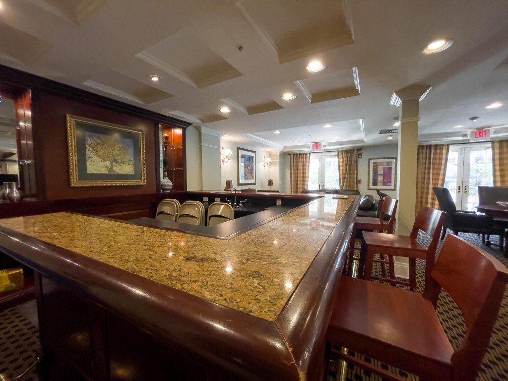 1900 Van Buren St 118B