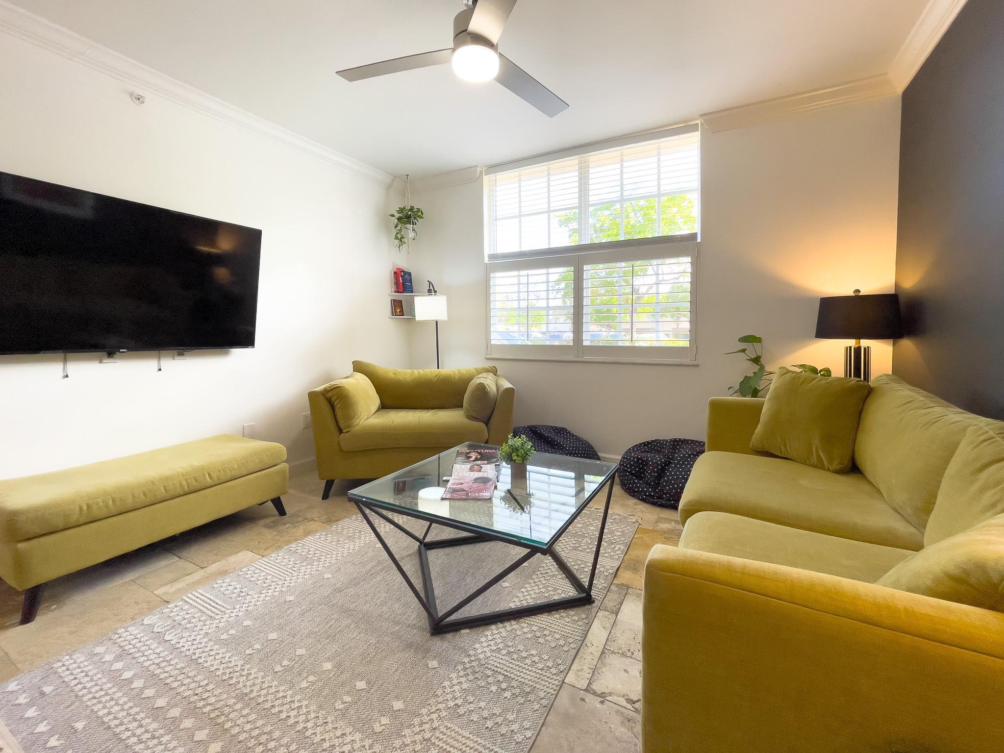 1900 Van Buren St 118B