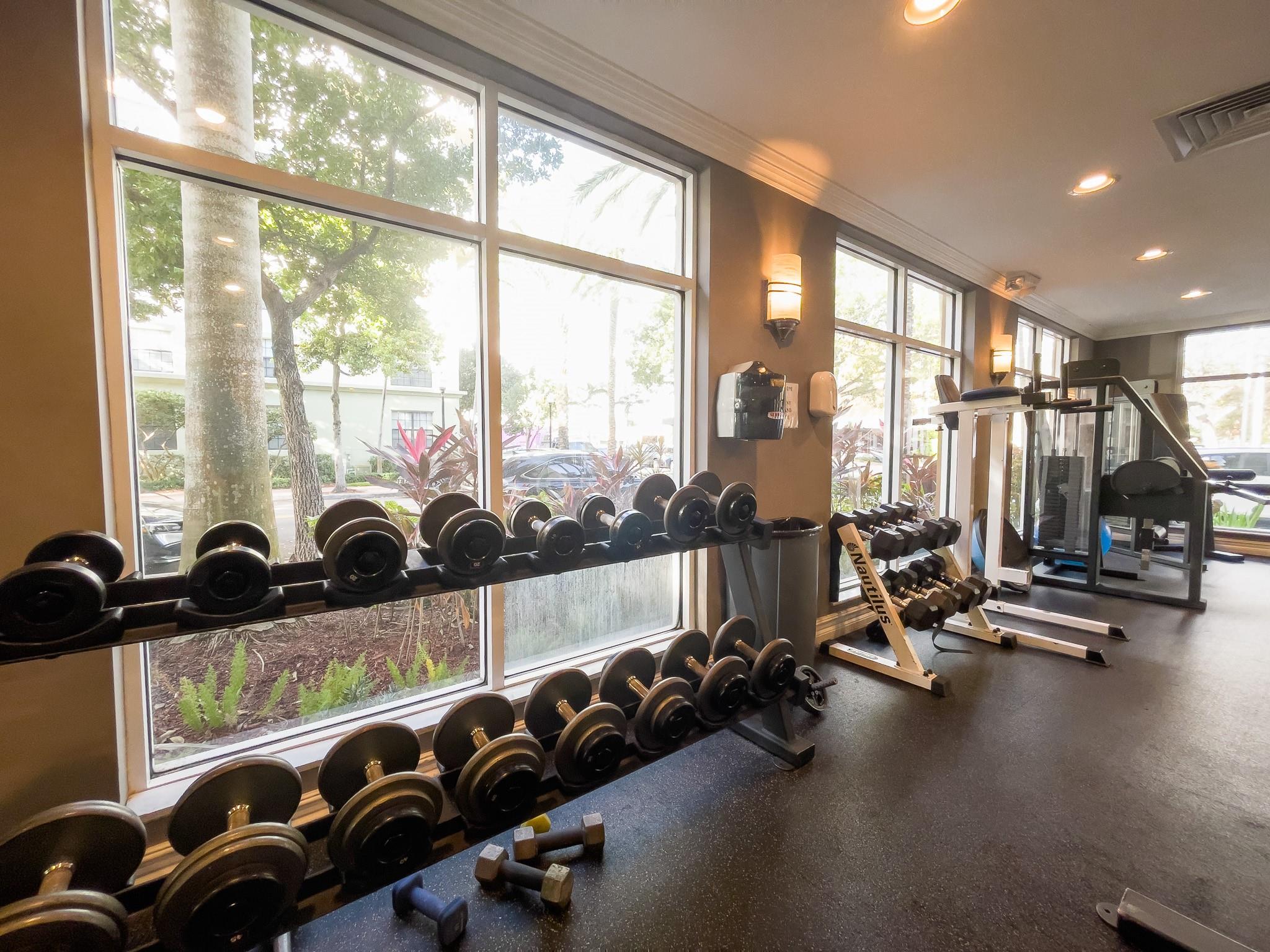 1900 Van Buren St 118B