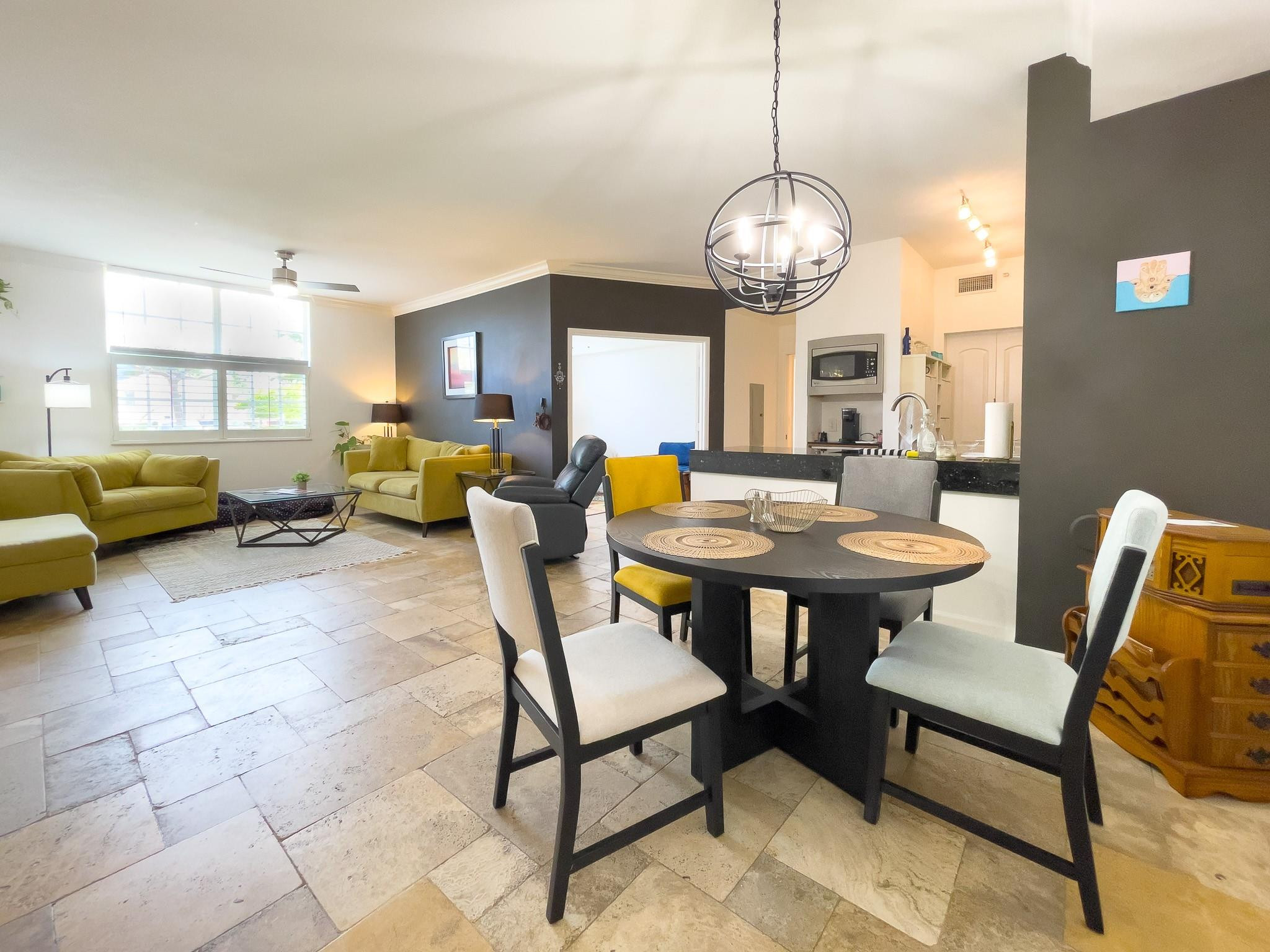 1900 Van Buren St 118B