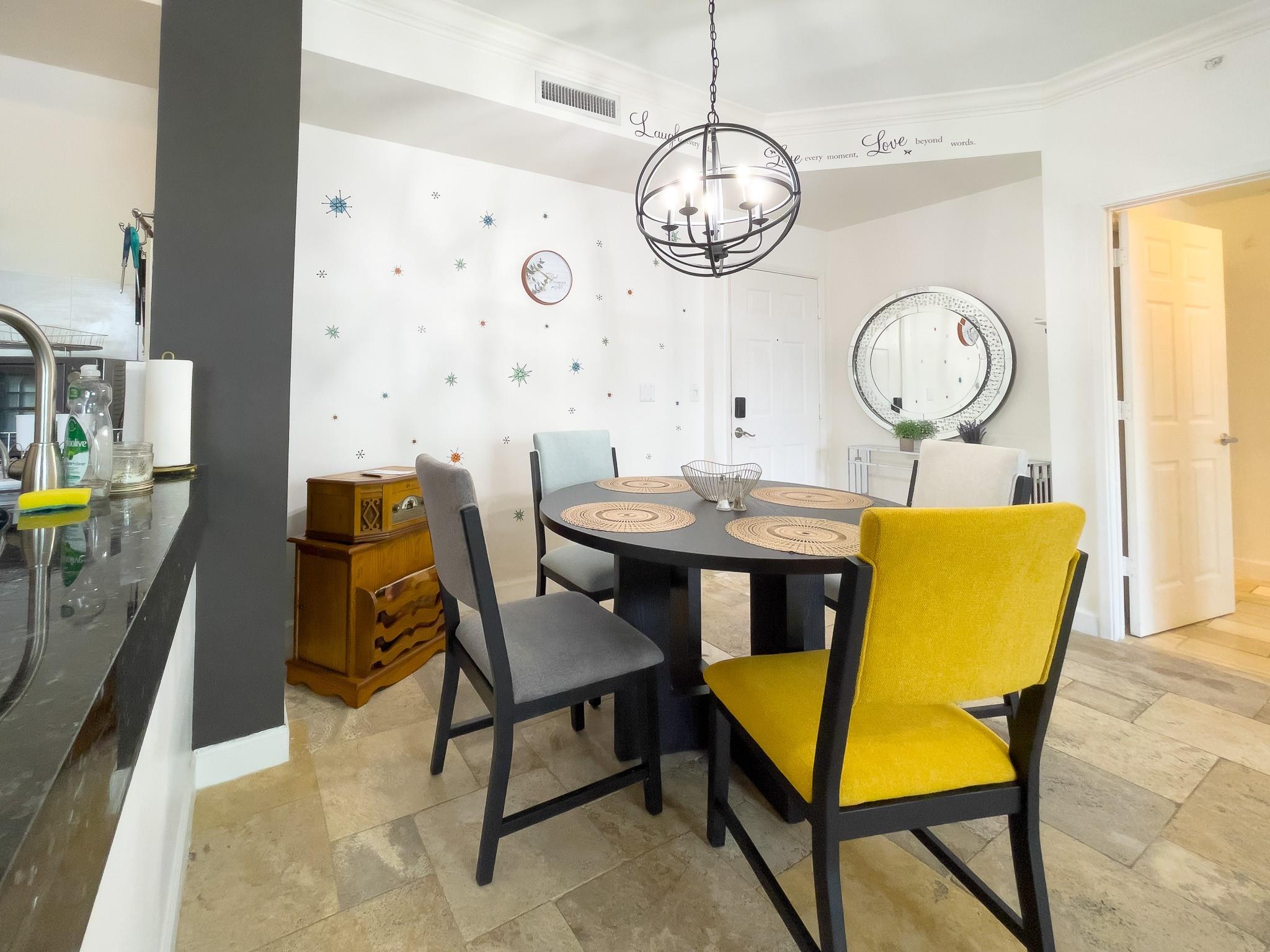 1900 Van Buren St 118B