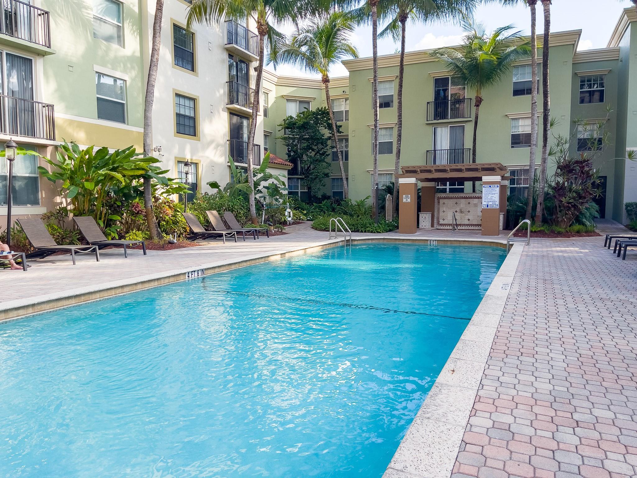 1900 Van Buren St 118B