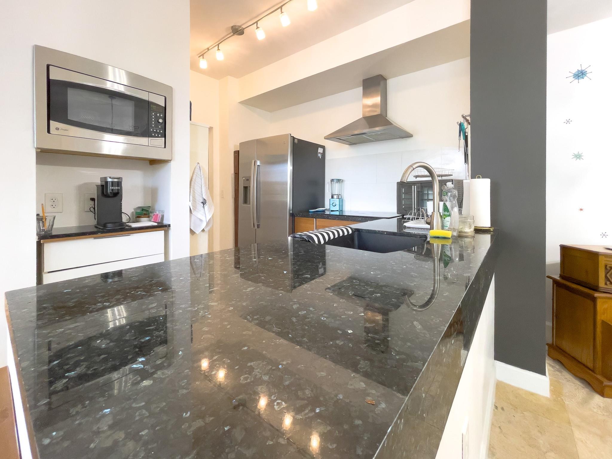 1900 Van Buren St 118B