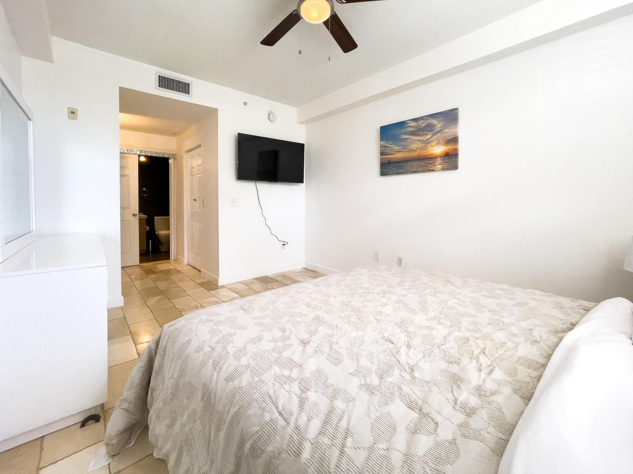 1900 Van Buren St 118B