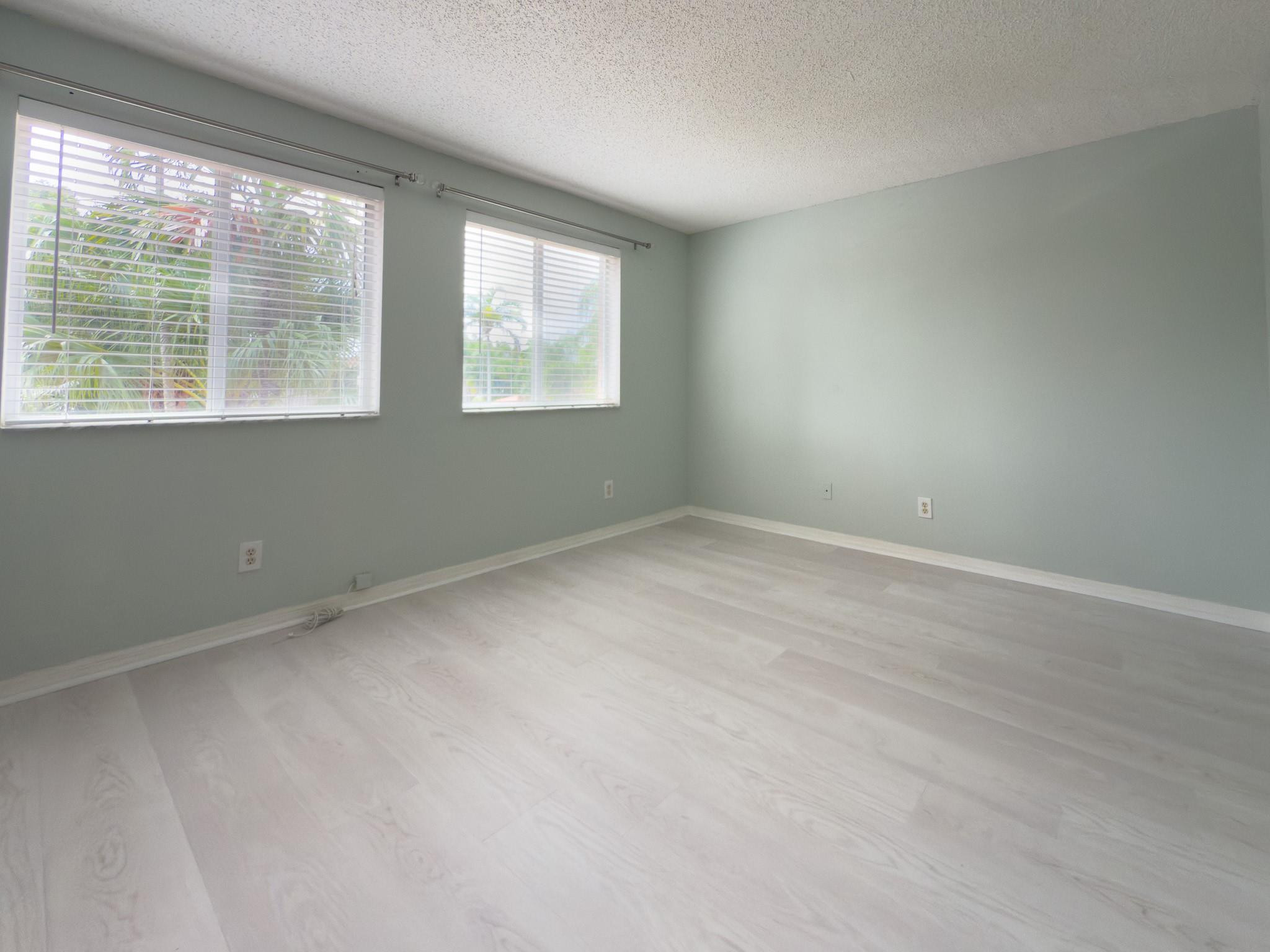 1705 SW 110th Ter
