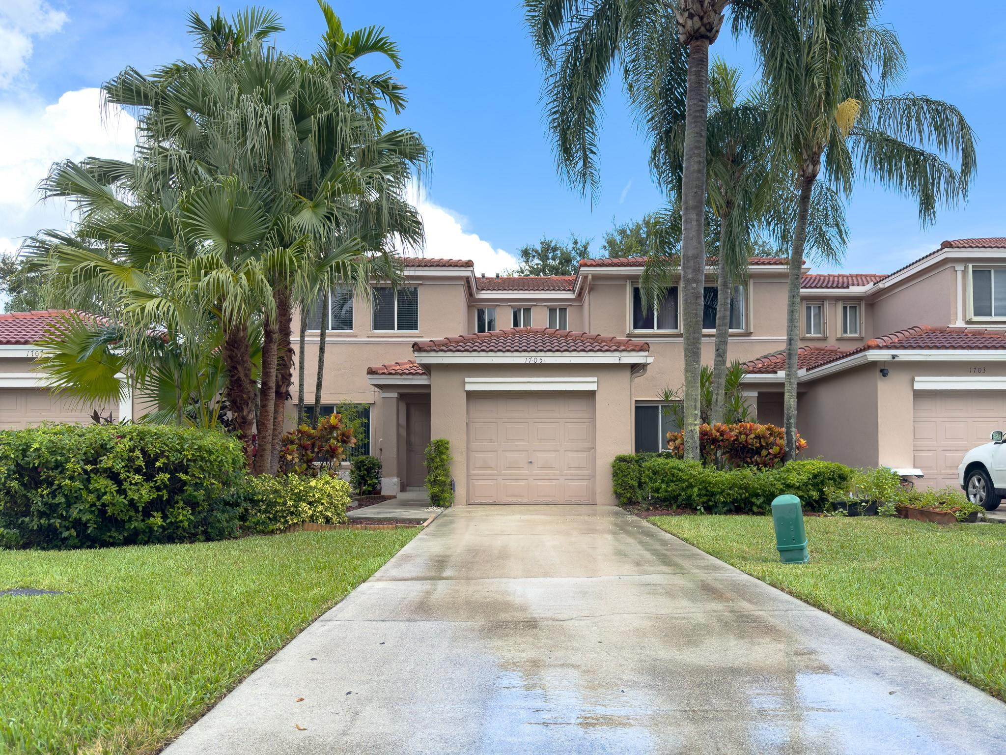 1705 SW 110th Ter