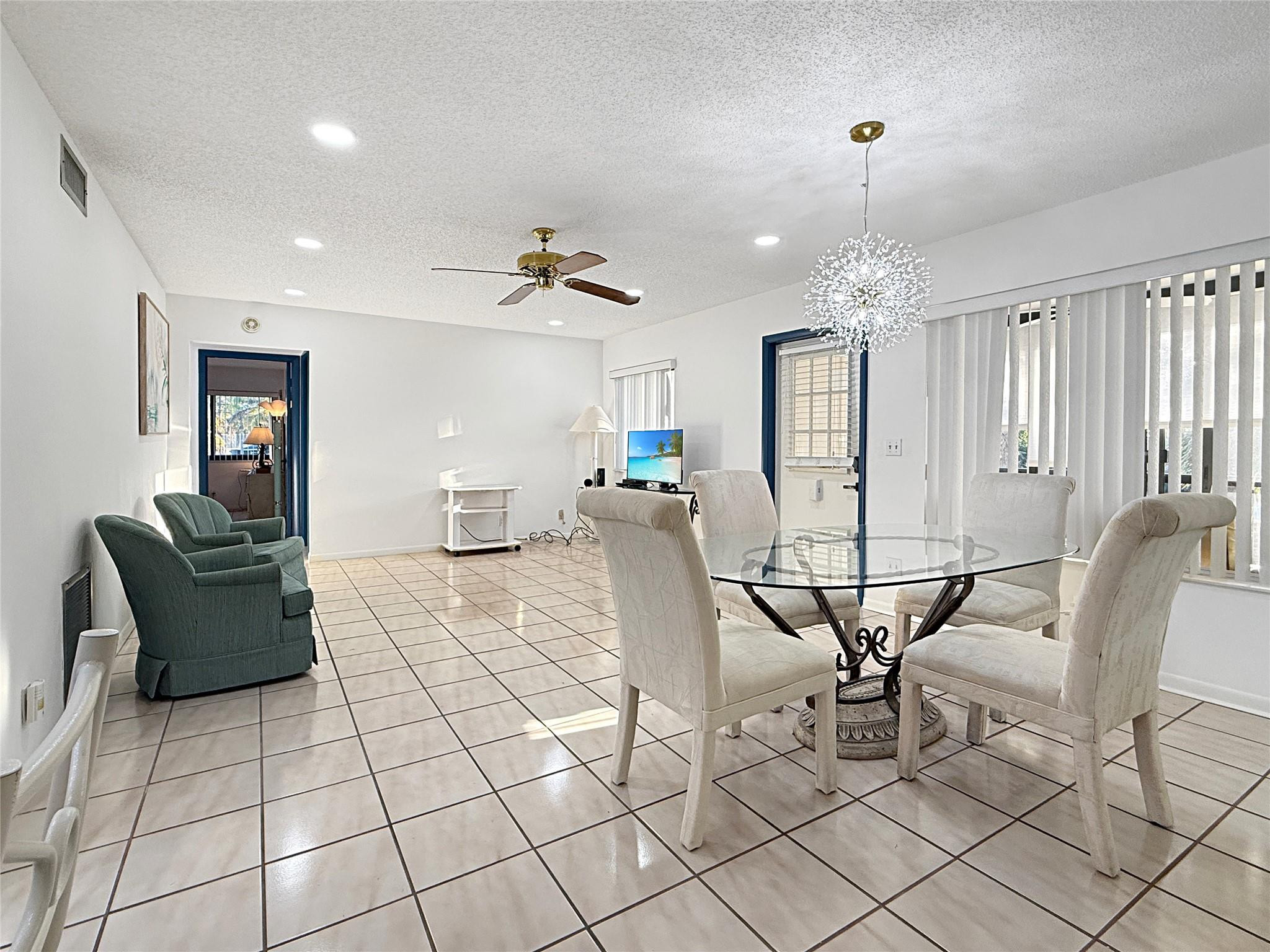 301 Knotty Pine Cir D2