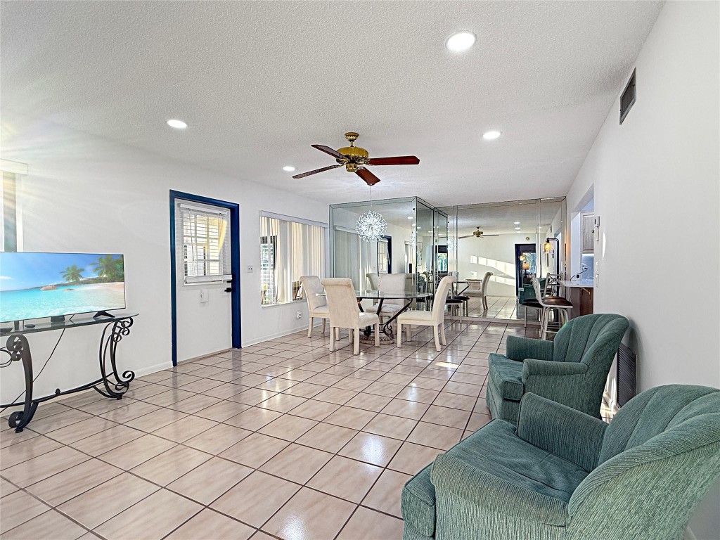 301 Knotty Pine Cir D2