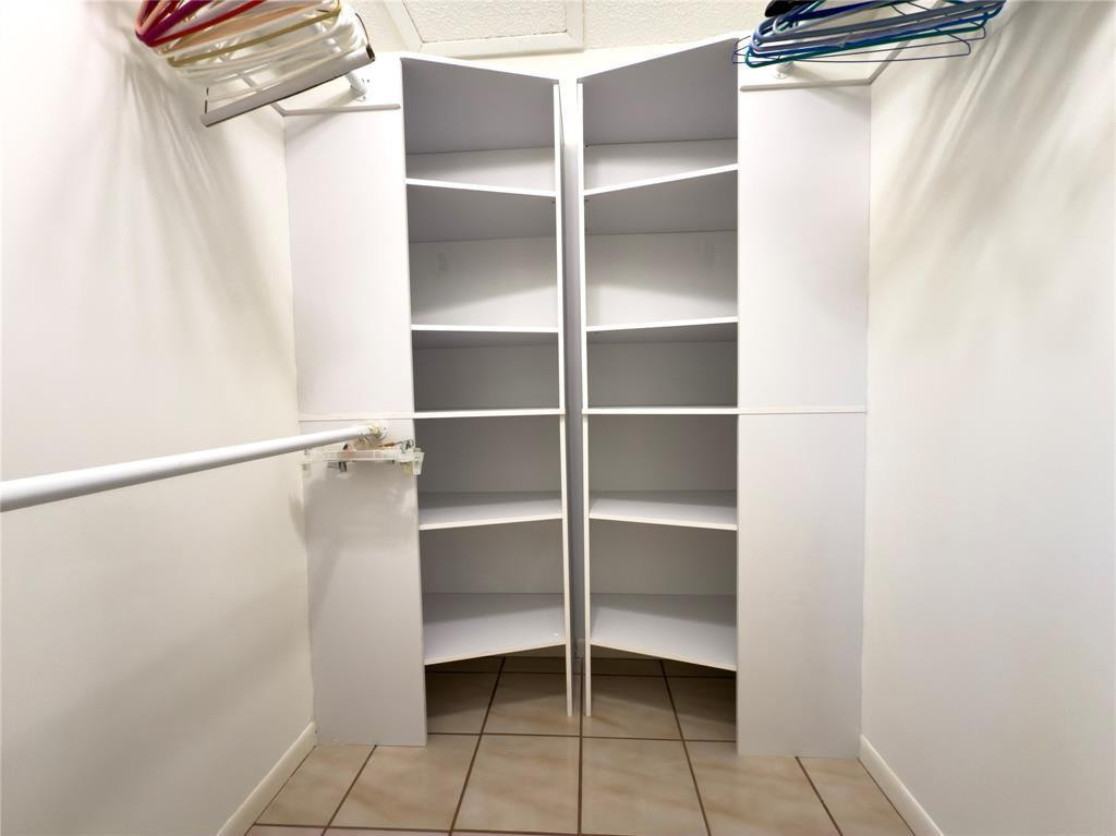 301 Knotty Pine Cir D2