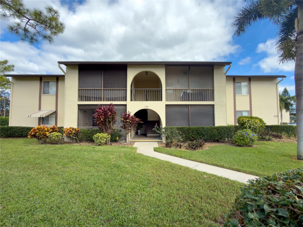 320 Knotty Pine Cir A2