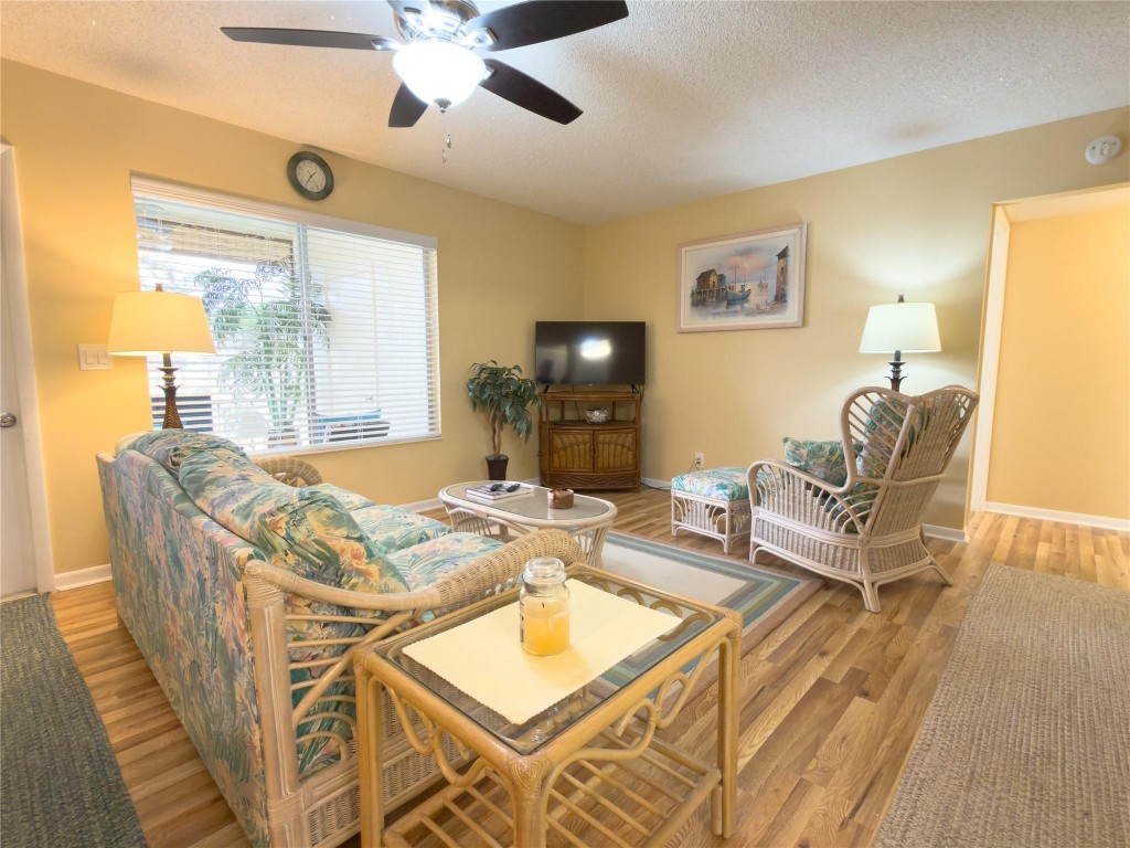 320 Knotty Pine Cir A2