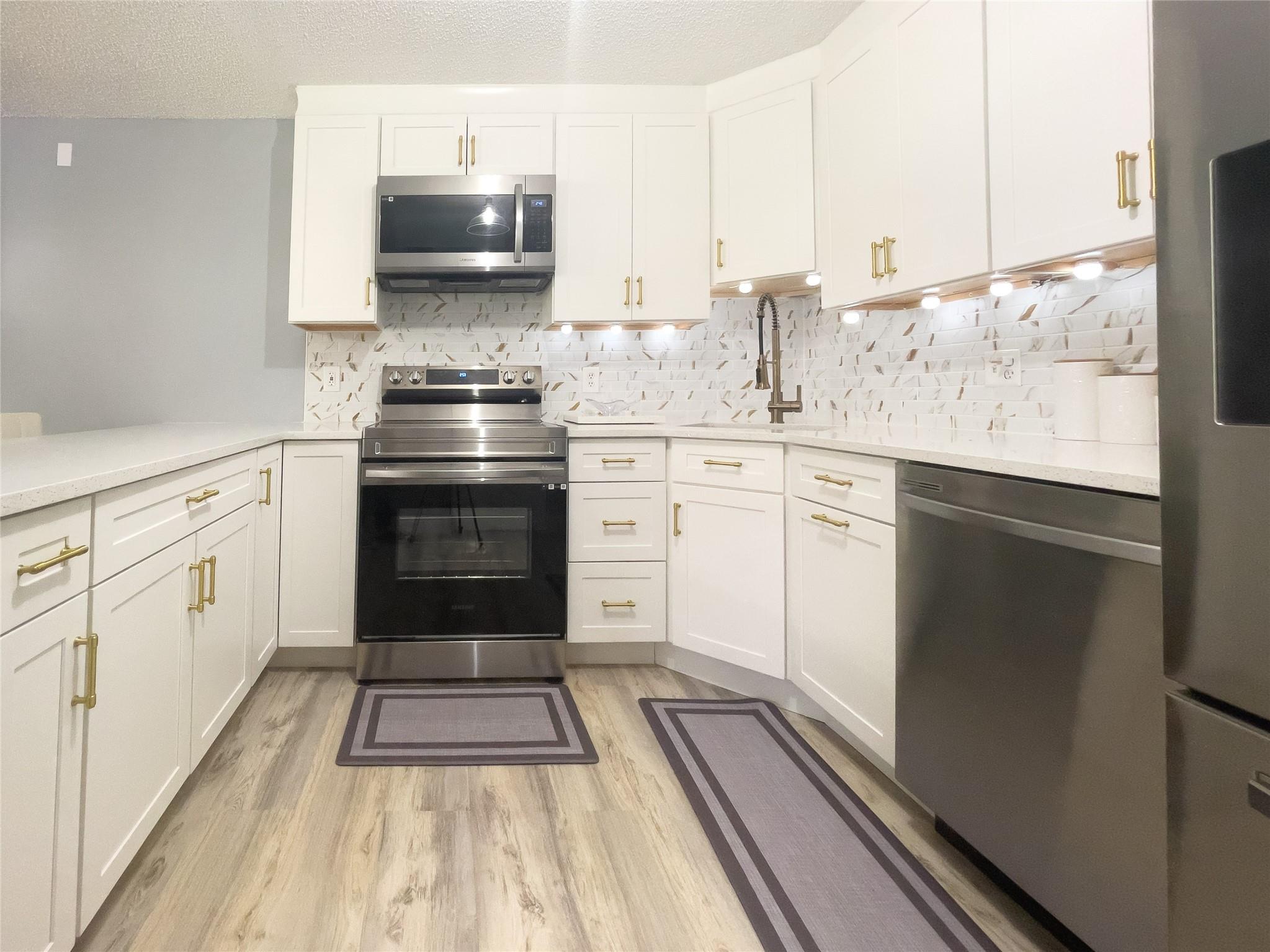 340 Knotty Pine Cir B2