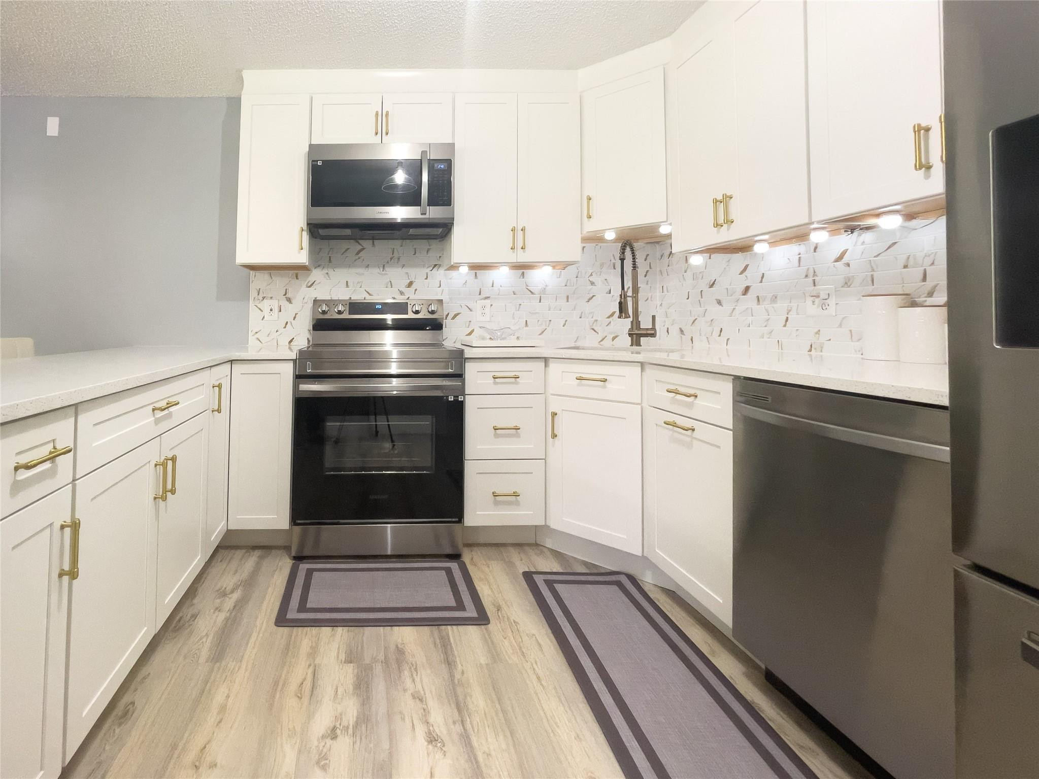 340 Knotty Pine Cir B2