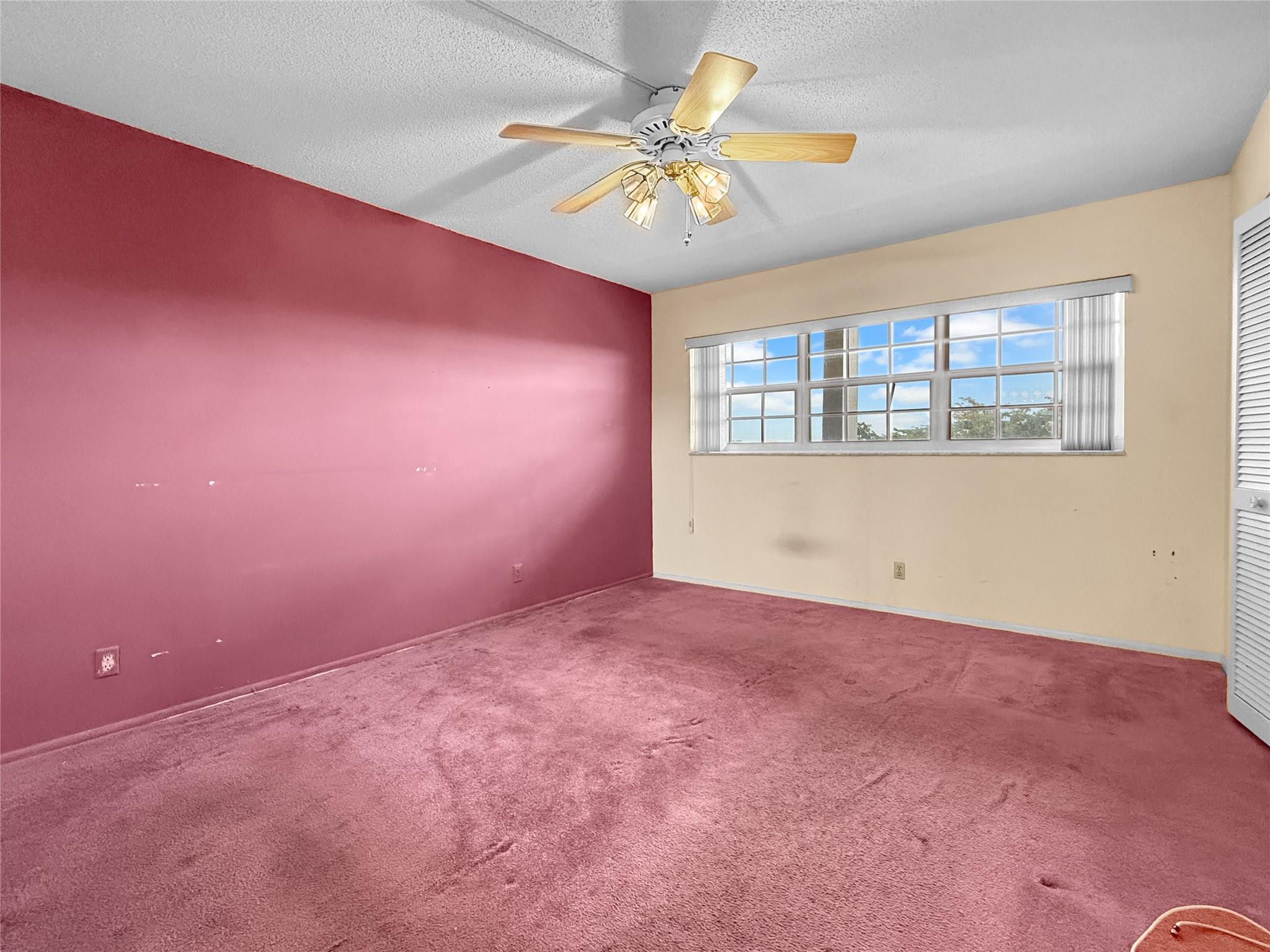 605 Oaks Drive 703