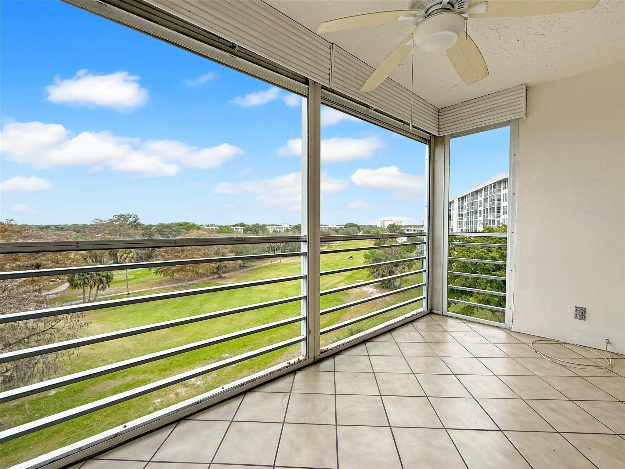 605 Oaks Drive 703