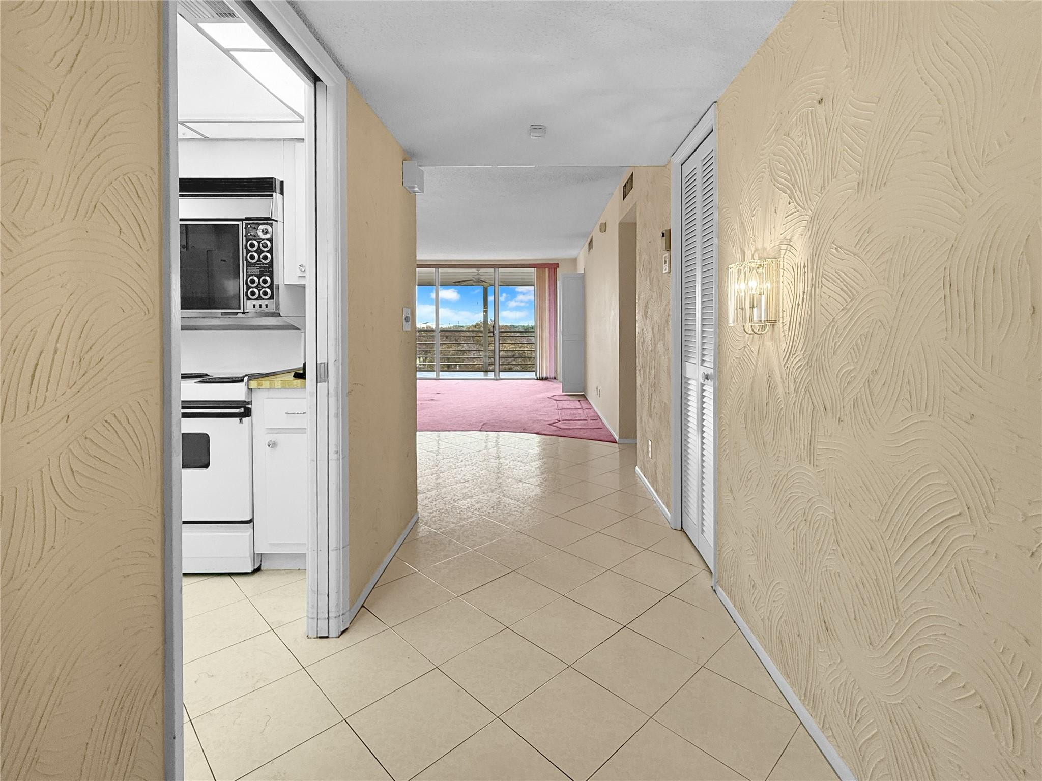 605 Oaks Drive 703